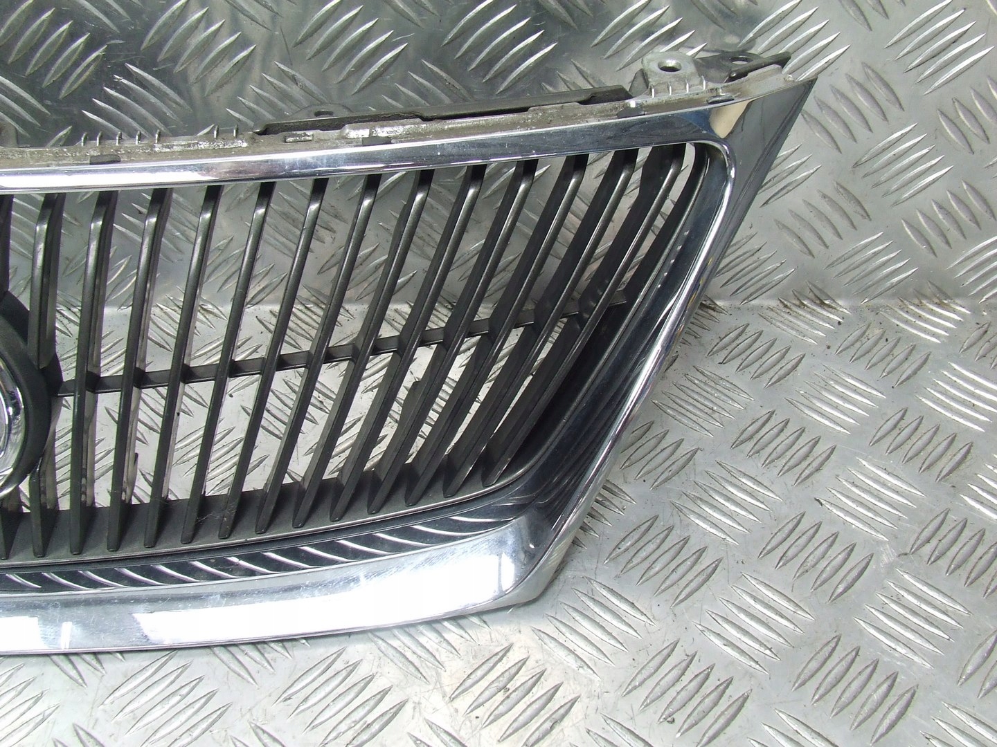 lexus IS II решетка радиатора 53101-53050 53101-53260