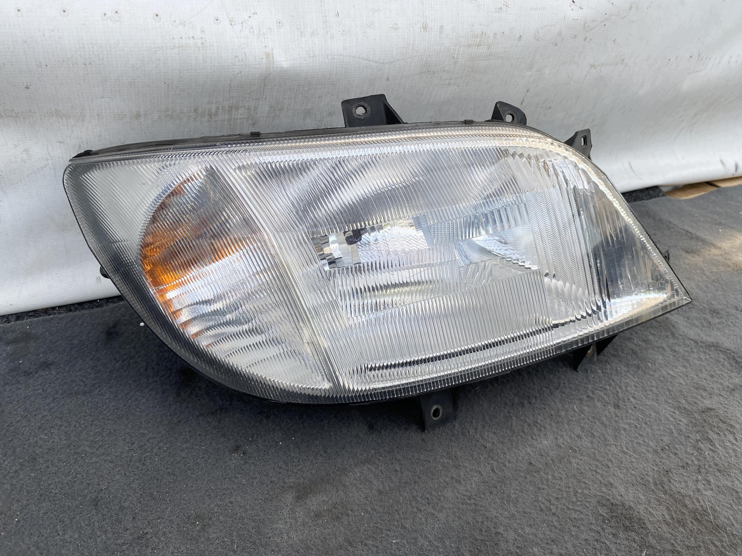 MERCEDES SPRINTER 903 99- REFLEKTOR front right light right front HELLA
