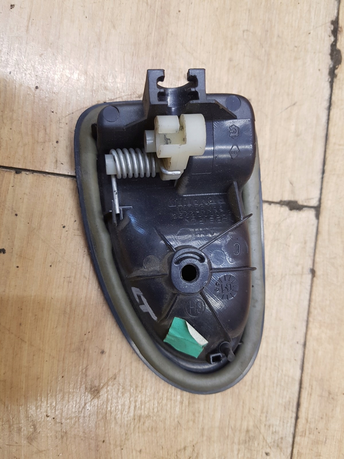 ручка двери левая renault MEGANE и