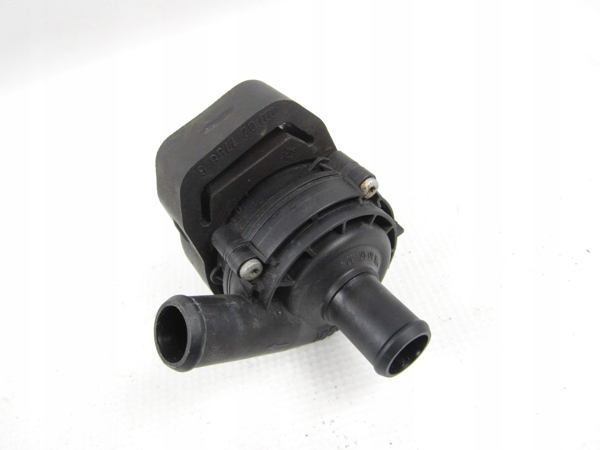 pump water pump Mercedes W212 E63 6.3 AMG