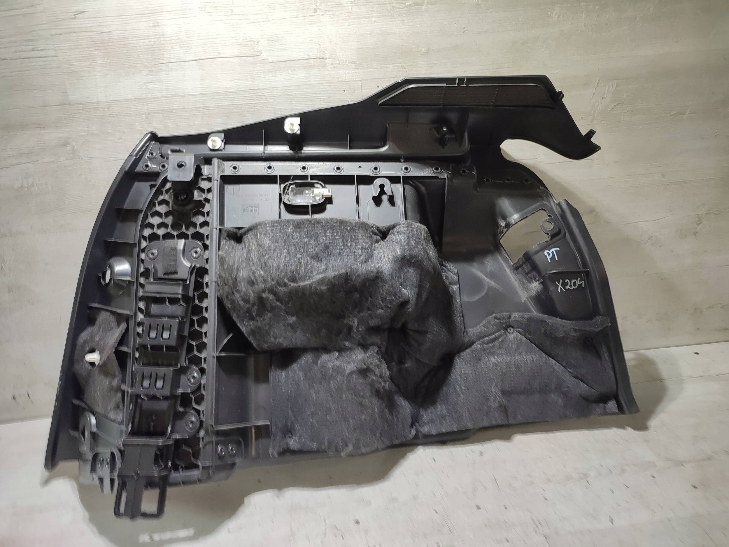 Mercedes-Benz GLK (X204) 2013 rear part right side / upholstery / boot