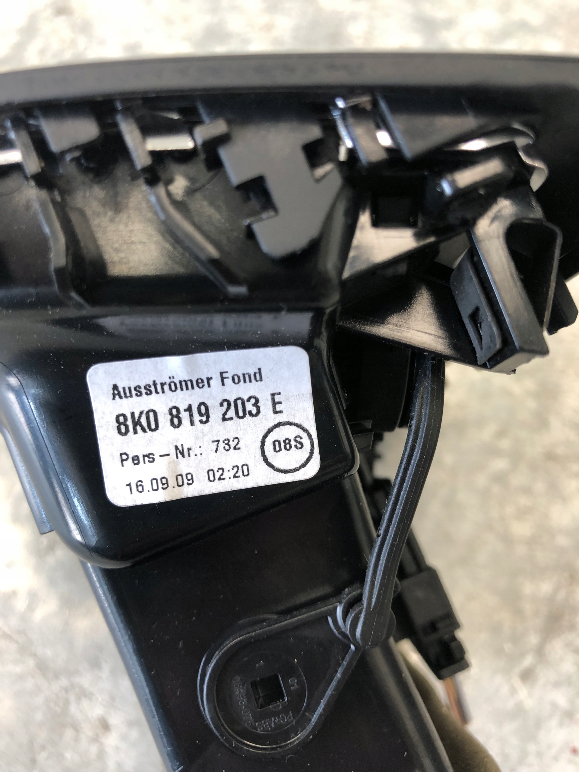 grid air conditioning devices rear part AUDI A4 B8 8K0819203E
