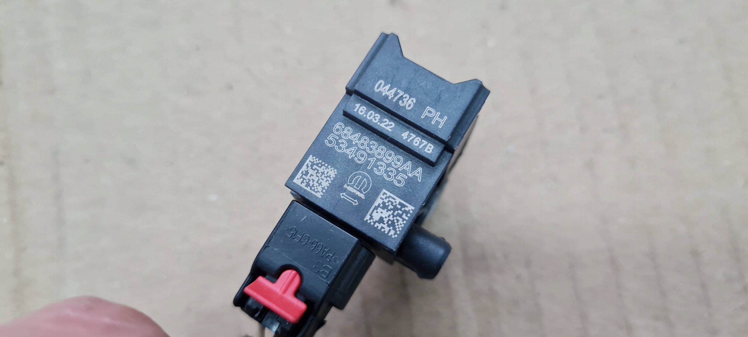 Chrysler Pacifica 2022 Crashsensor Drucksensor UDERZENIOWY Connector Contact 68483899AA
