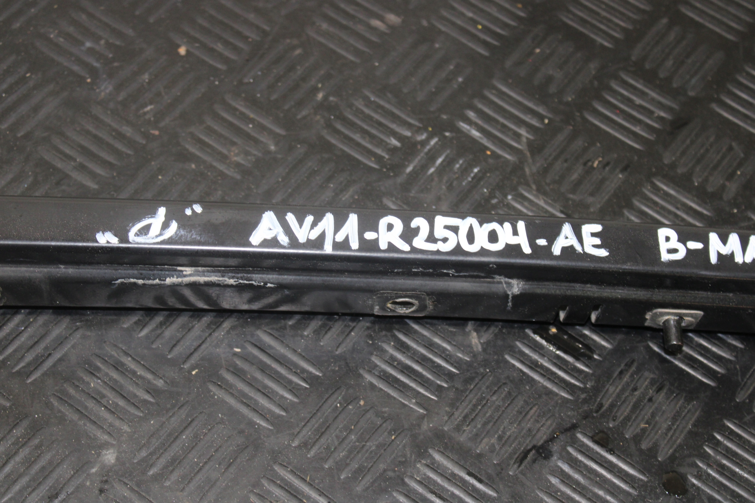 rail PROWADNICA door right FORD B-MAX AV11-R25004-AE