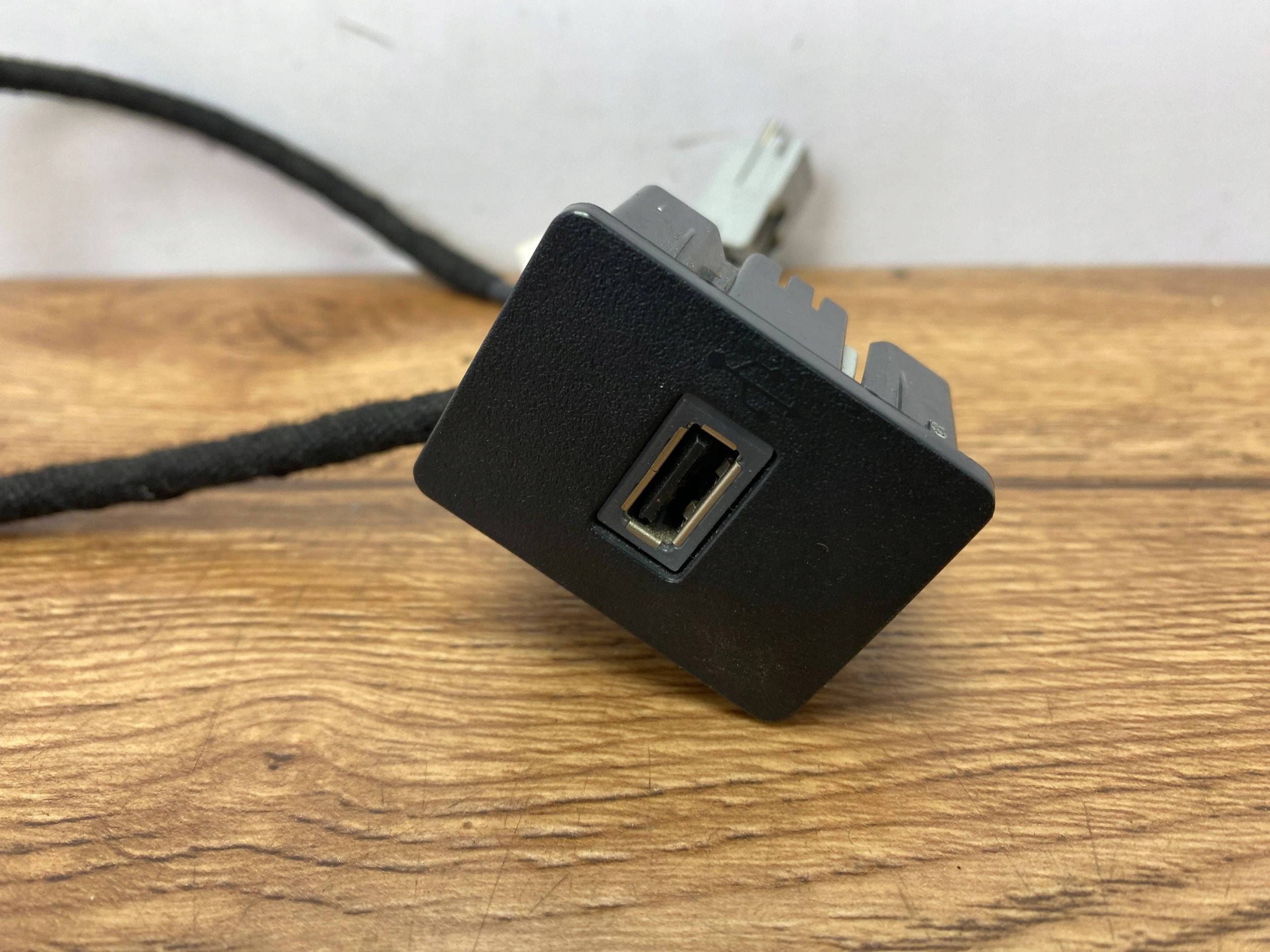 adapter USB Ford Escape IV Kuga MK3 2020+