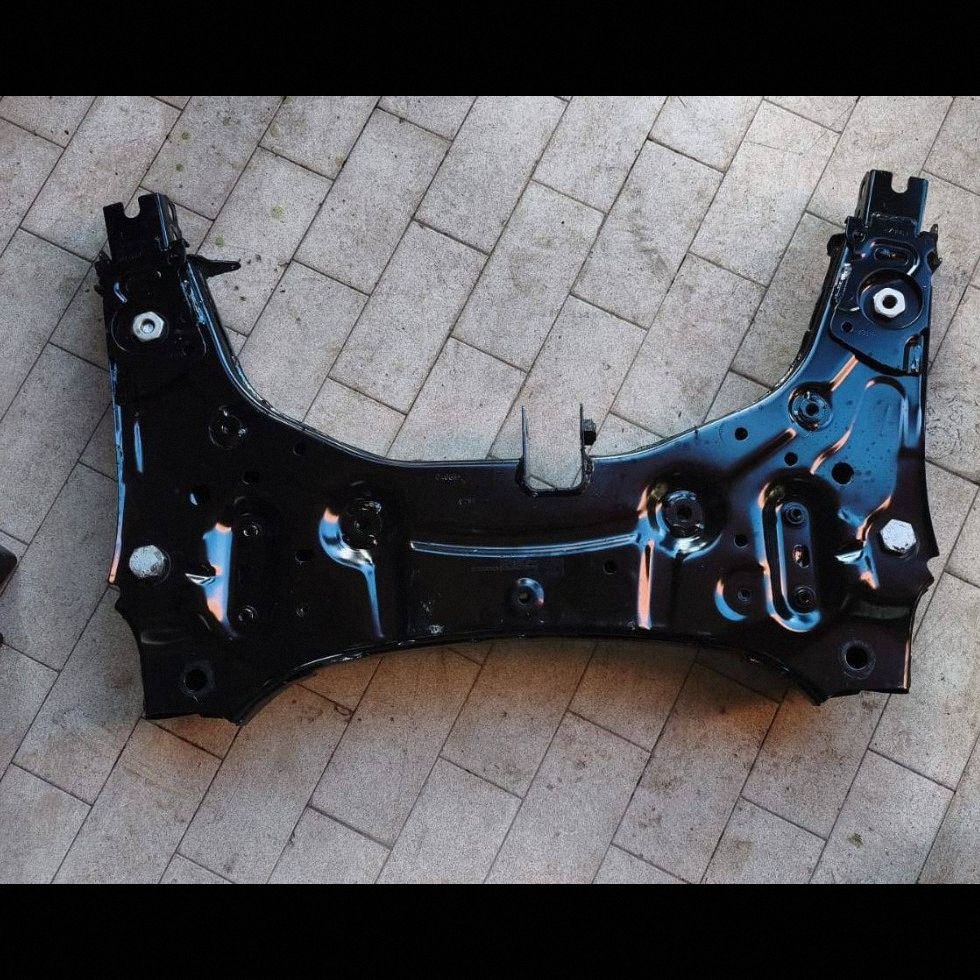 axle beam front subframe sususpension of the engine Renault Twingo e-tech 544012907R