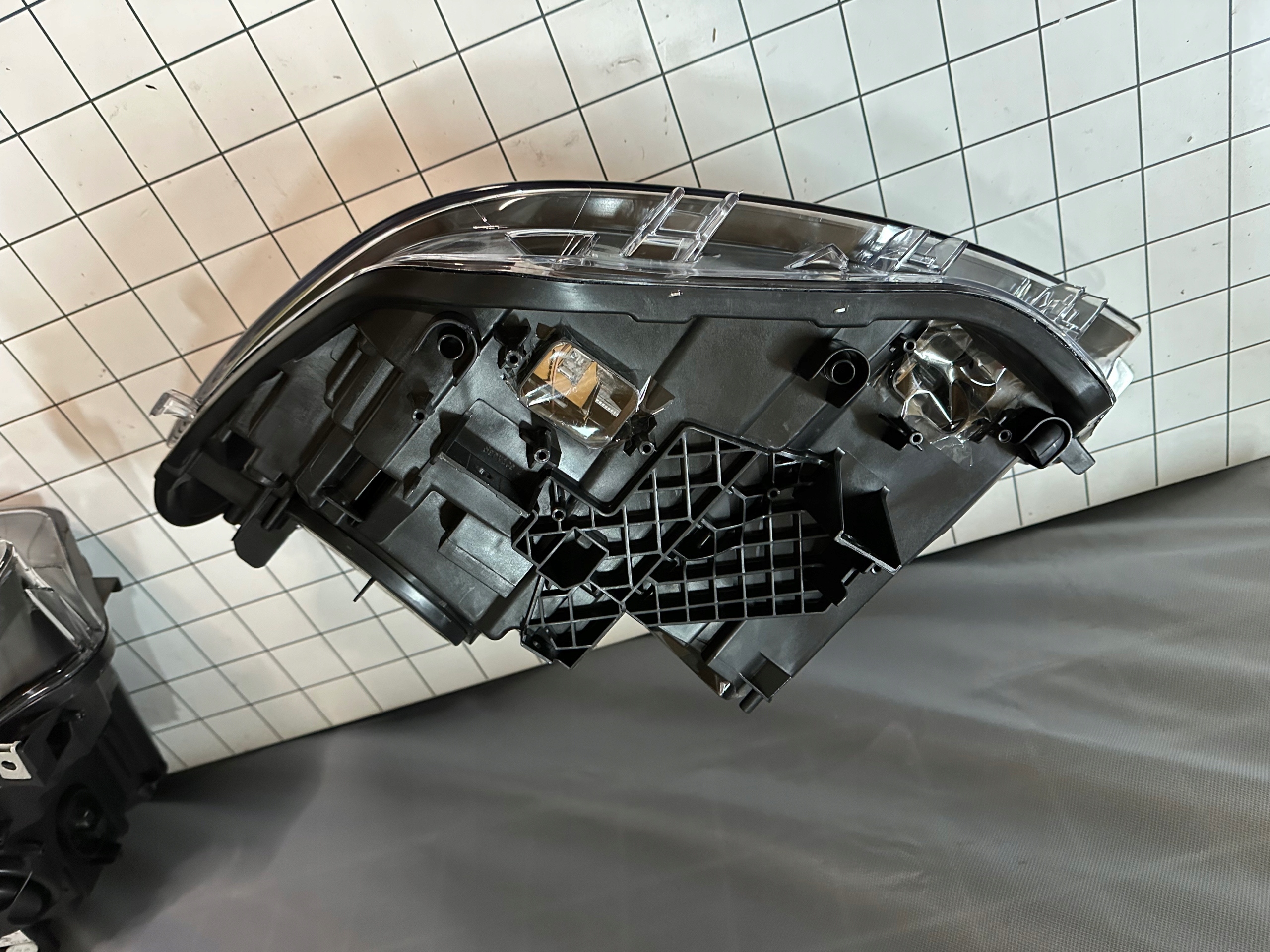 левая правая Фара би ксенон BMW 1 F20 F21