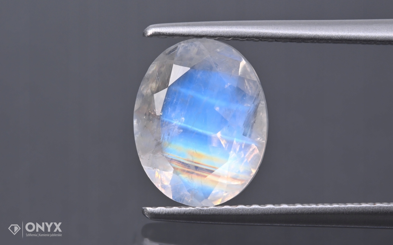 Měsíční kámen A fazetovaný ovál 10x8 mm