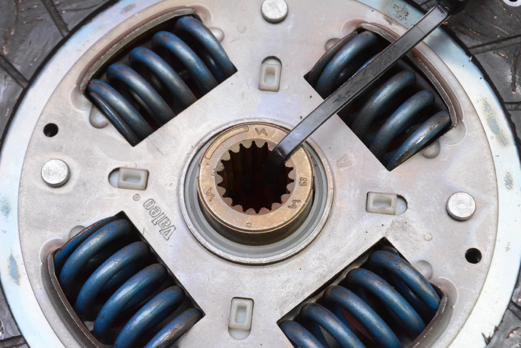 clutch disc pressure plate 195085 CITROEN C4 GRAND PICASSO 1 and 2.0 16V 140 KM