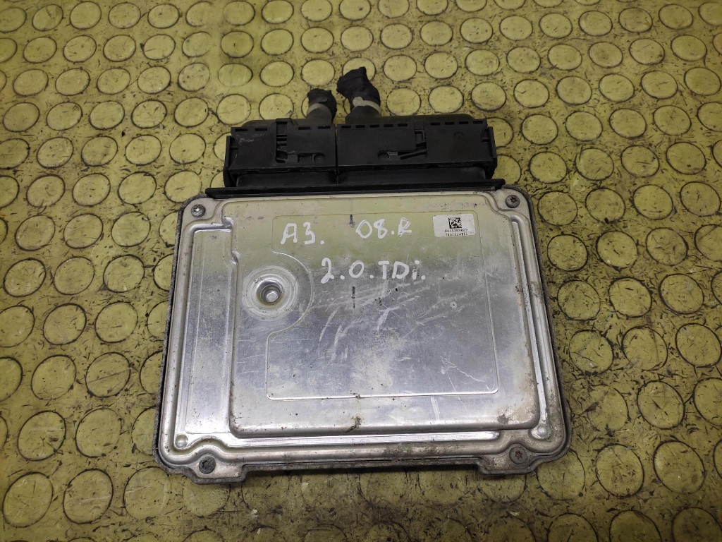 AUDI A3 8P 2.0 TDI control unit of the engine 0281015168
