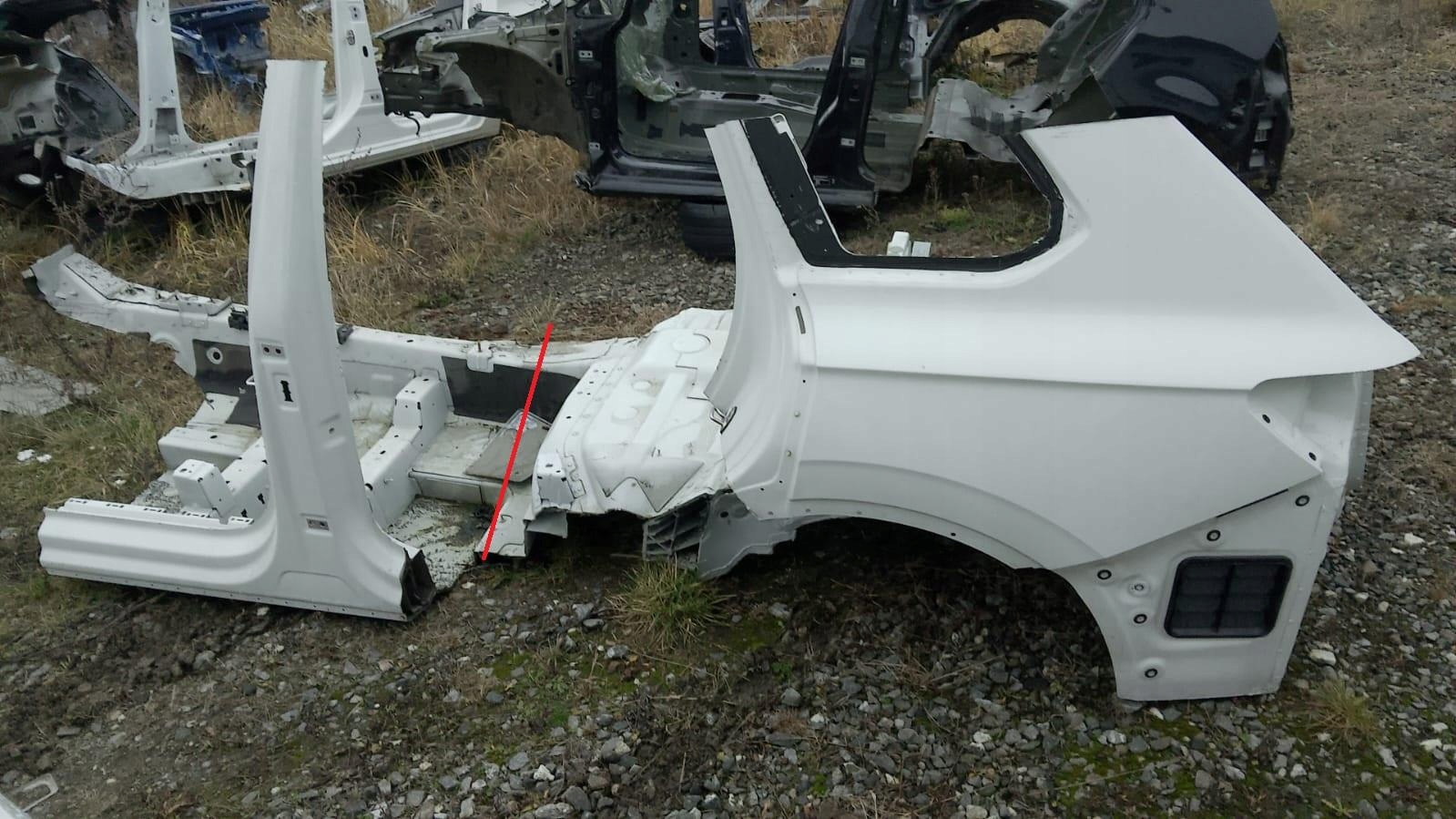 ĆWIARTKA BŁOTNIK LEWY TYŁ VW TOUAREG III