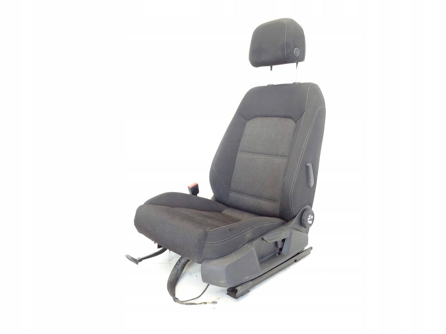 Сиденье левое переднее переднее тканевое VW PASSAT B8 14-