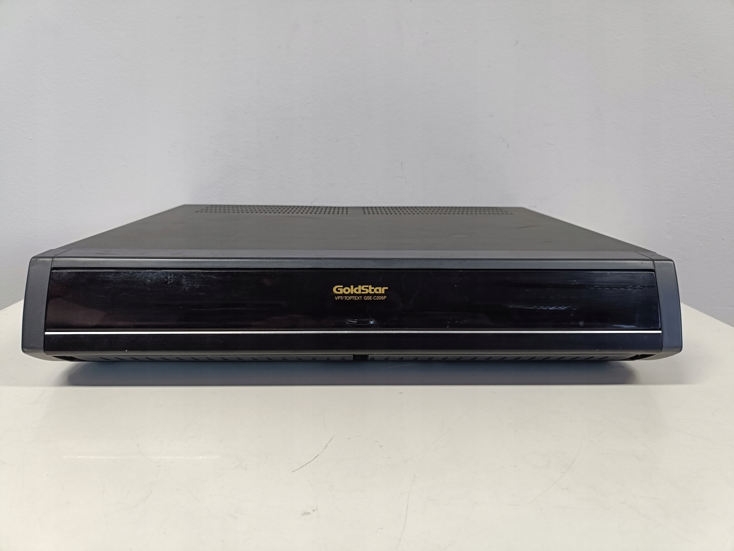 Видеомагнитофон VHS Goldstar GSE-1295