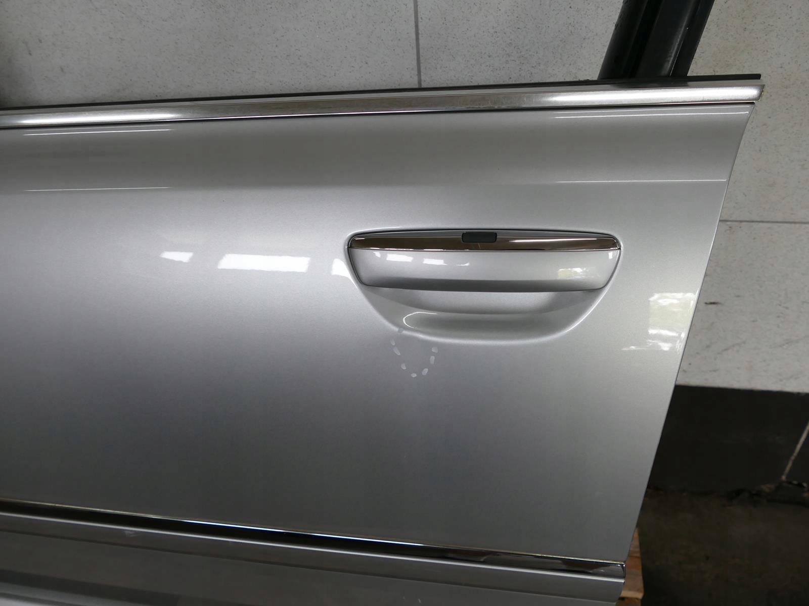 AUDI A8 D3 and LIFT door left front front LY7W