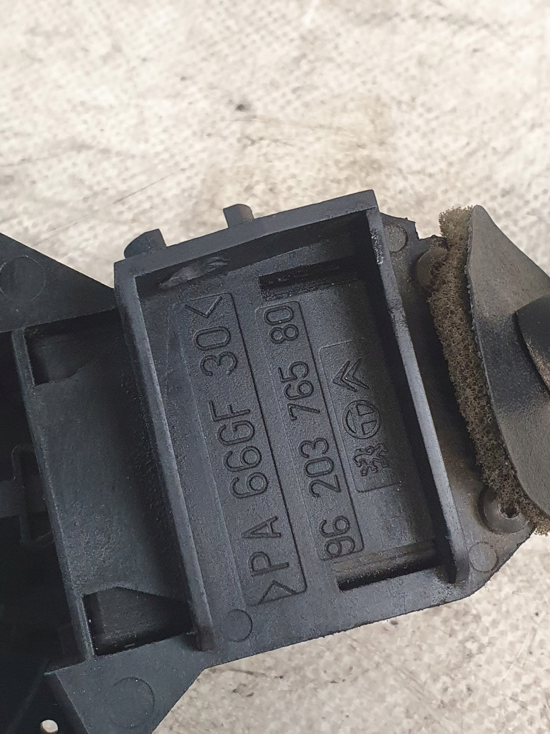 DEVIO LUCI TERGICRISTALLO TERGI OE 61557114 PEUGEOT PARTNER e 99r.