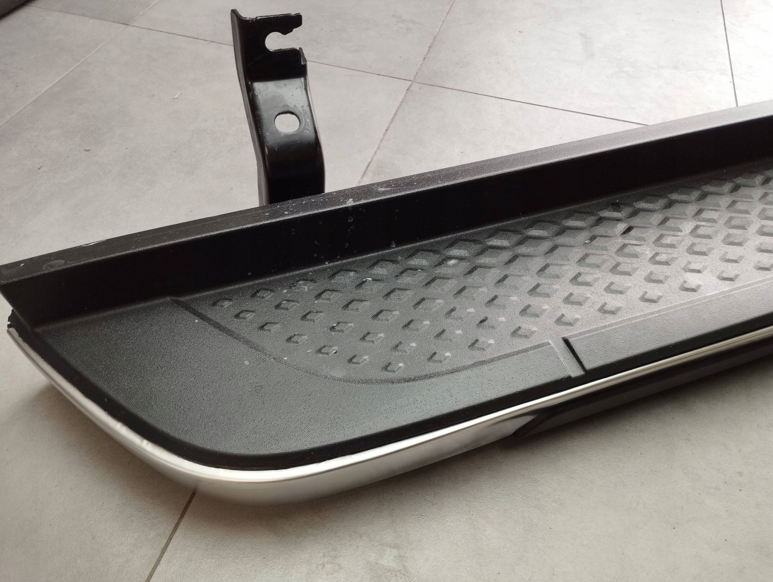 Volkswagen Amarok II 2023 moulding threshold