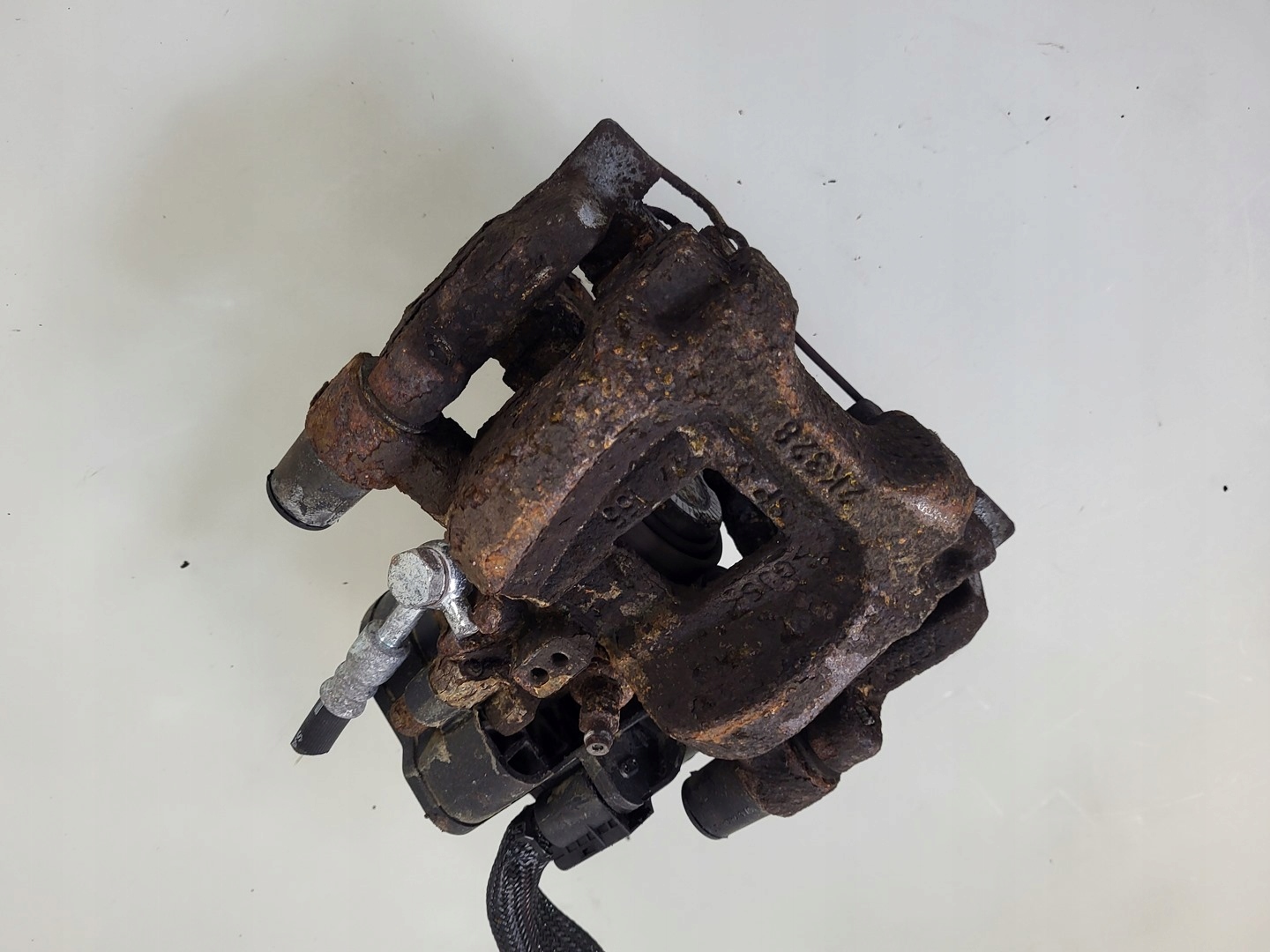 caliper brake left rear part 2.0d Range Rover EVOQUE L538 LIFT GJ32-2K328-BD