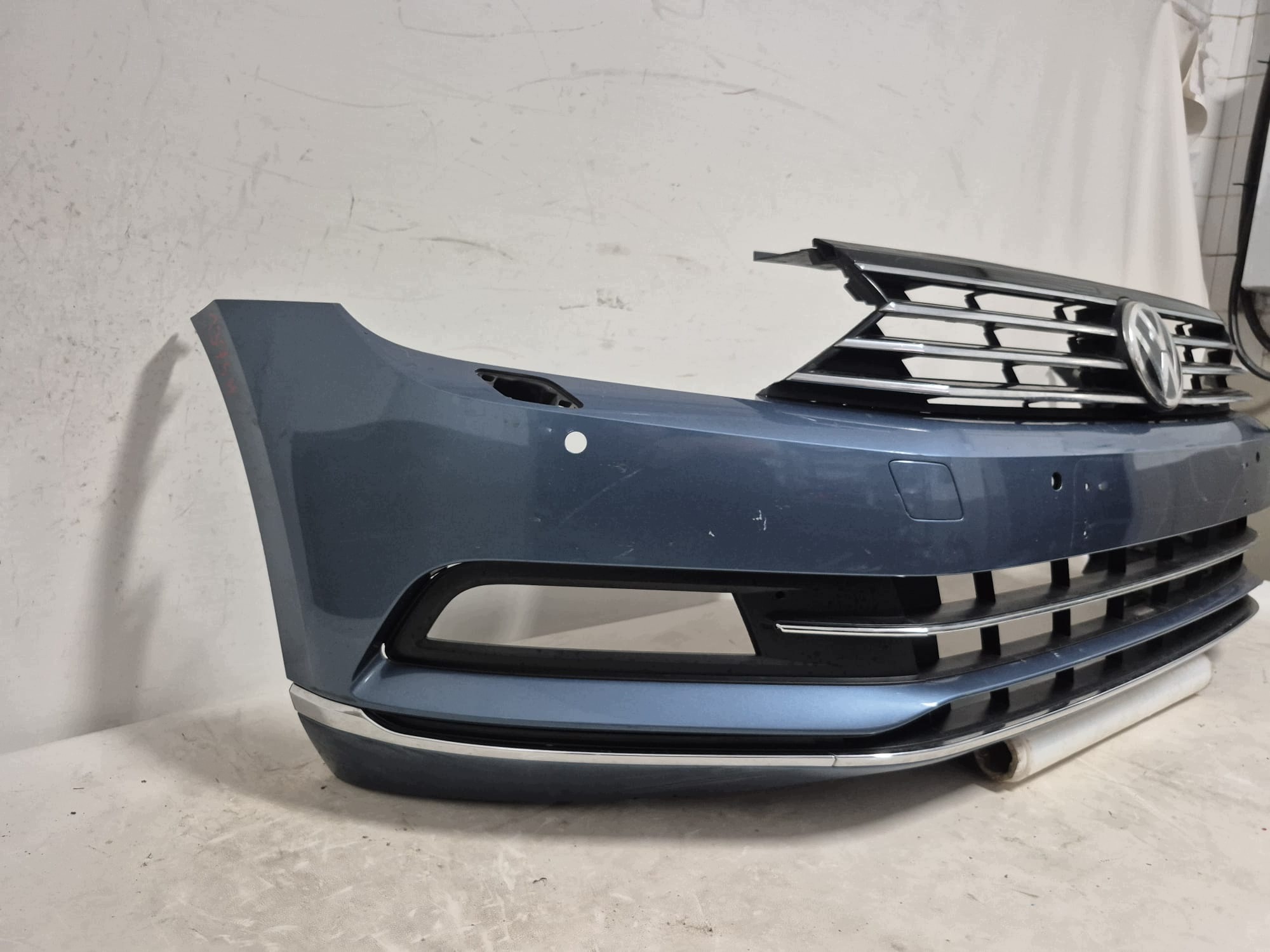 VW PASSAT B8 3G0 HIGHLINE 14- bumper front front 4XPDC SPR 3G0807221A