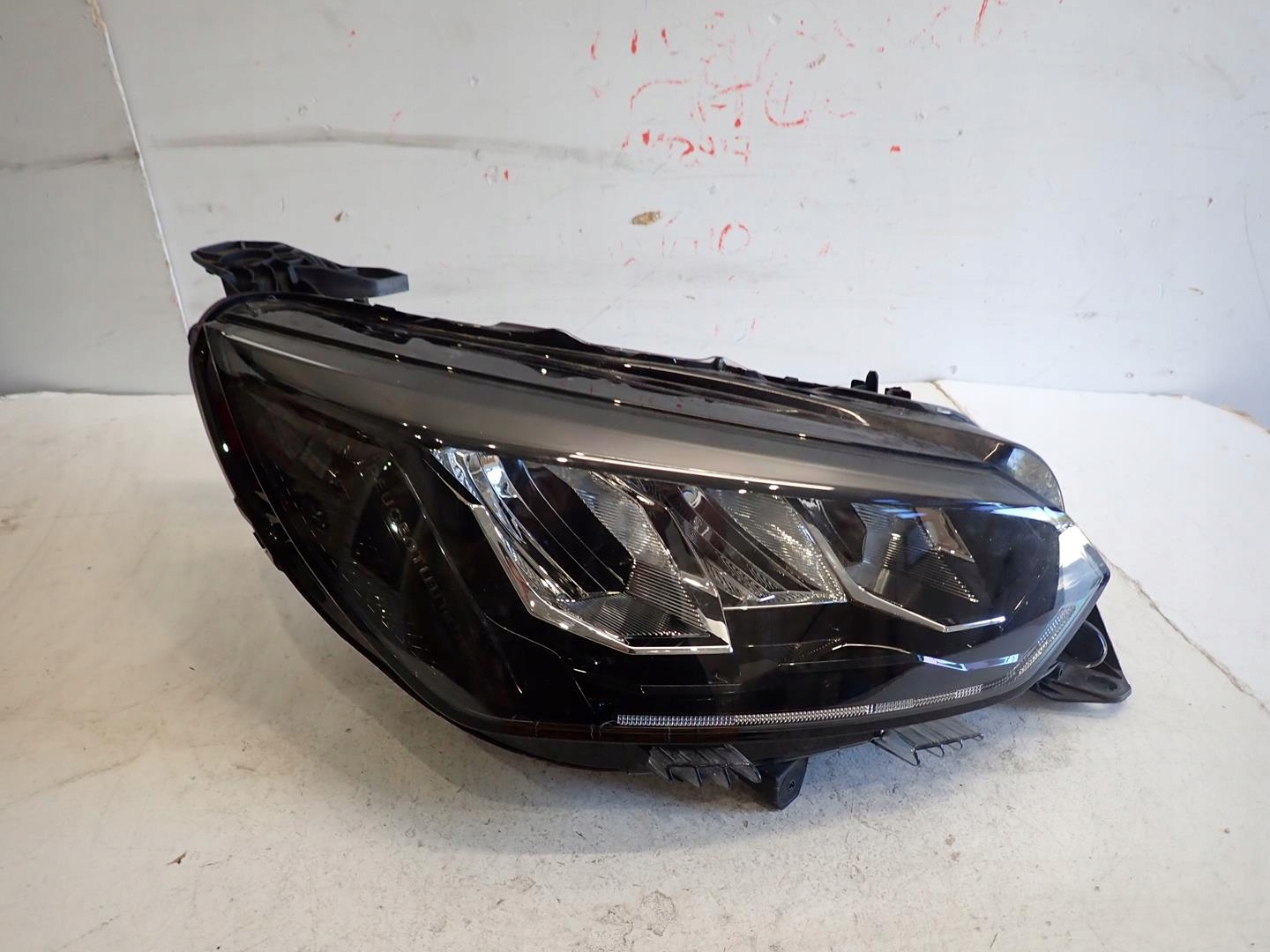 light front front right PEUGEOT 208 II 2019- FULL LED 9833036180