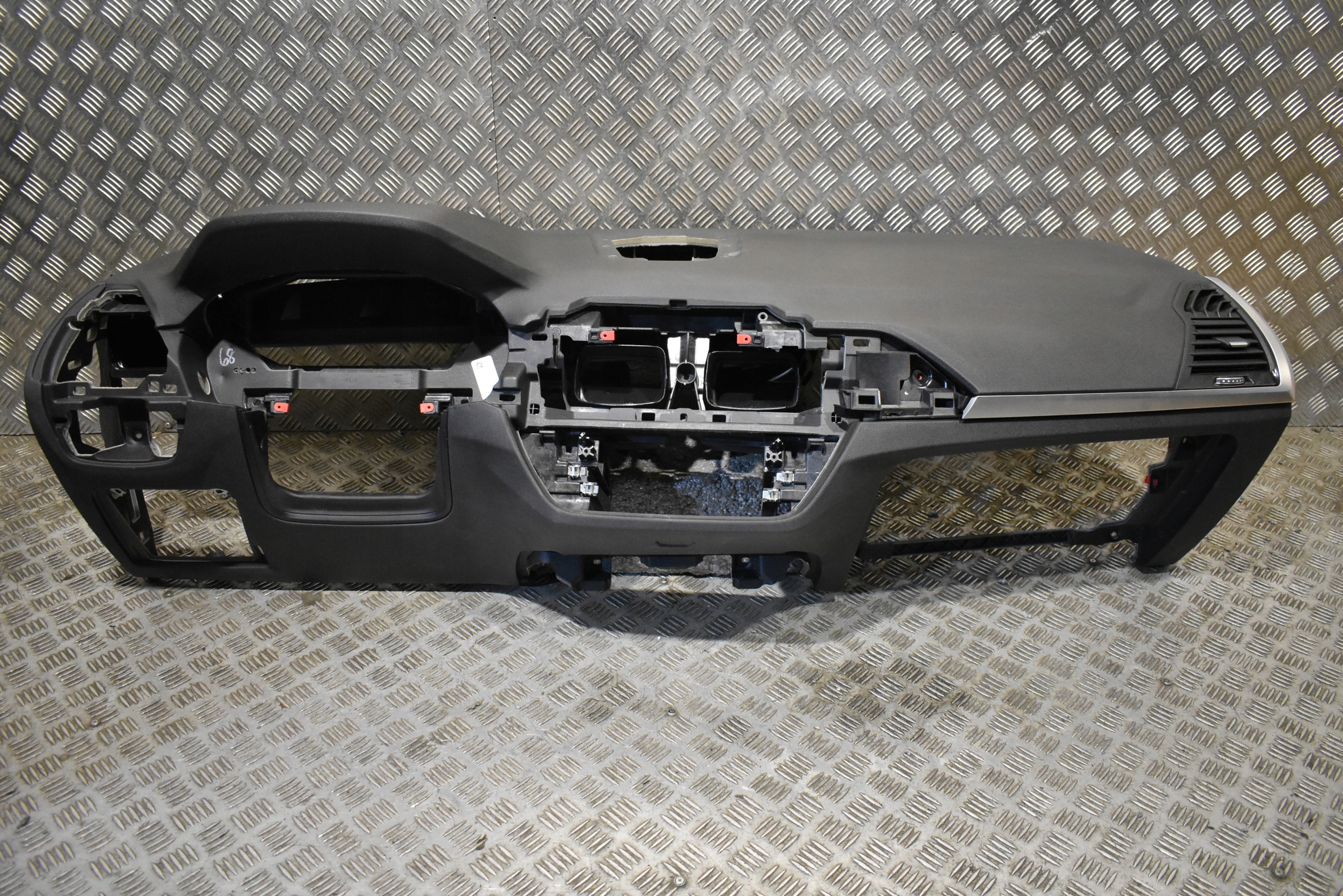IDEALNA console dashboard BMW G01 G02 1