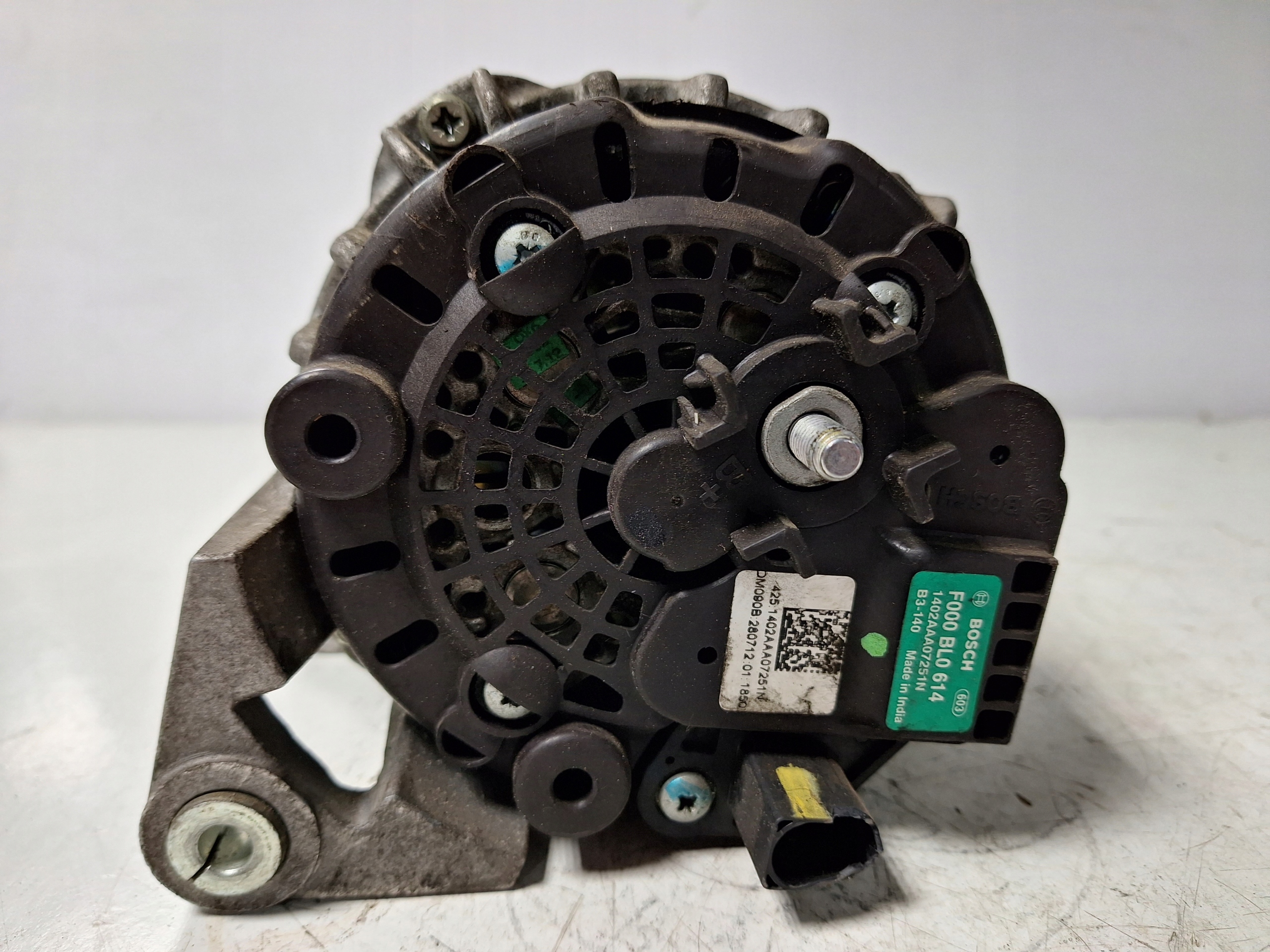 Alternator F000BL0610 Chevrolet Mahindra
