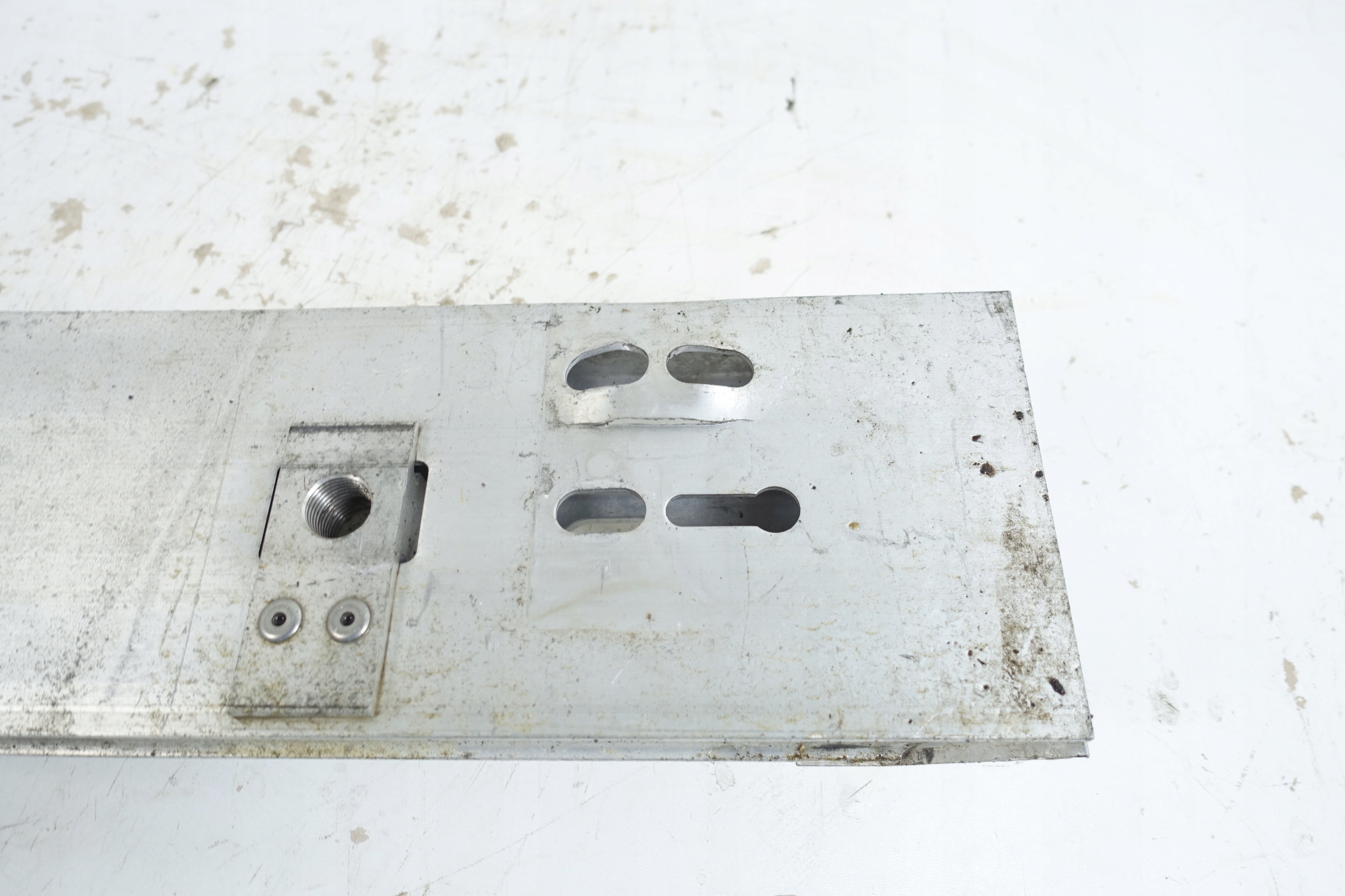 TOYOTA PRIUS plus 2011- pillar bumper support front