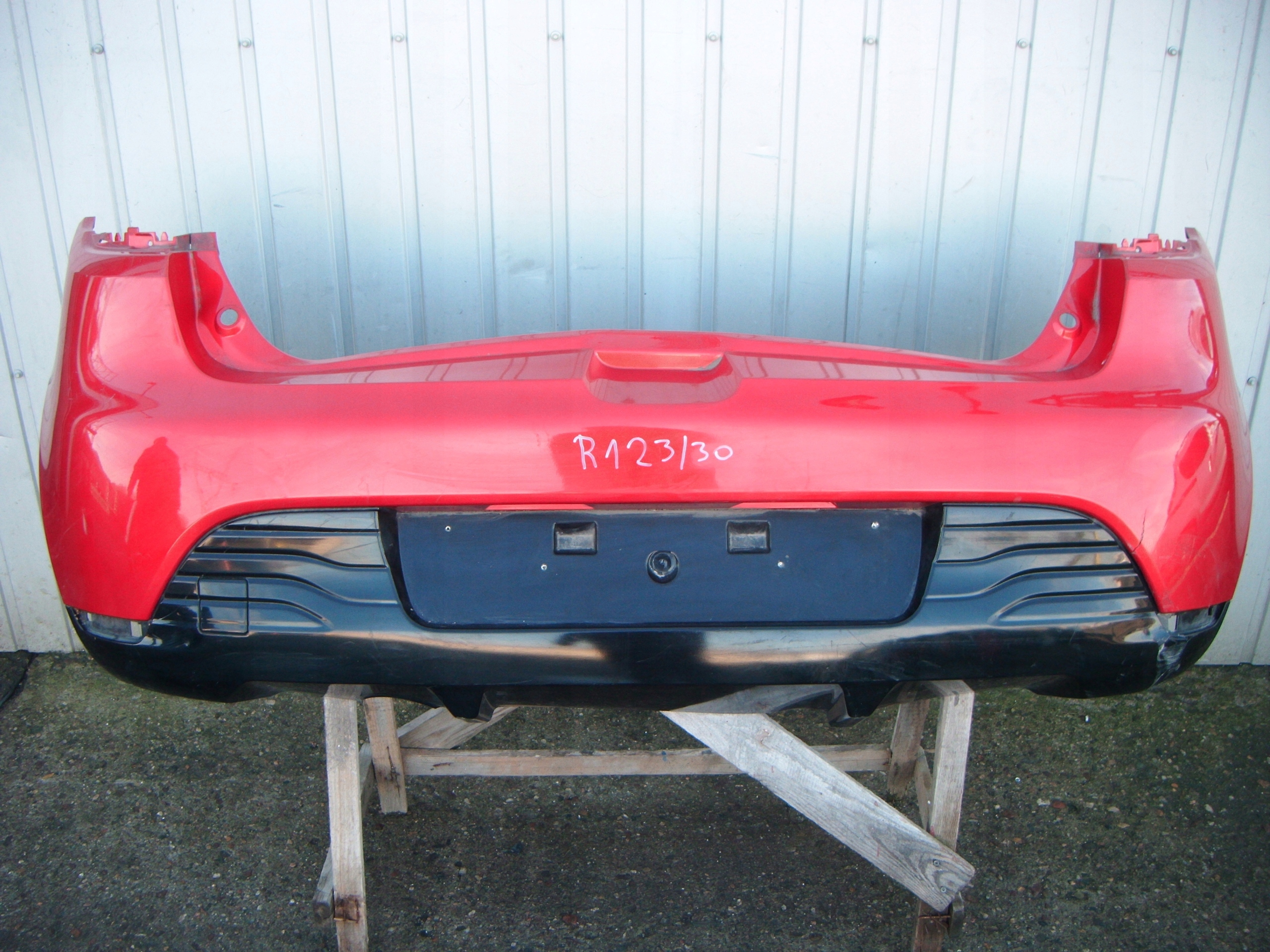 RENAULT CLIO IV 4 12-16 ZDERZAK TYŁ 850225639R