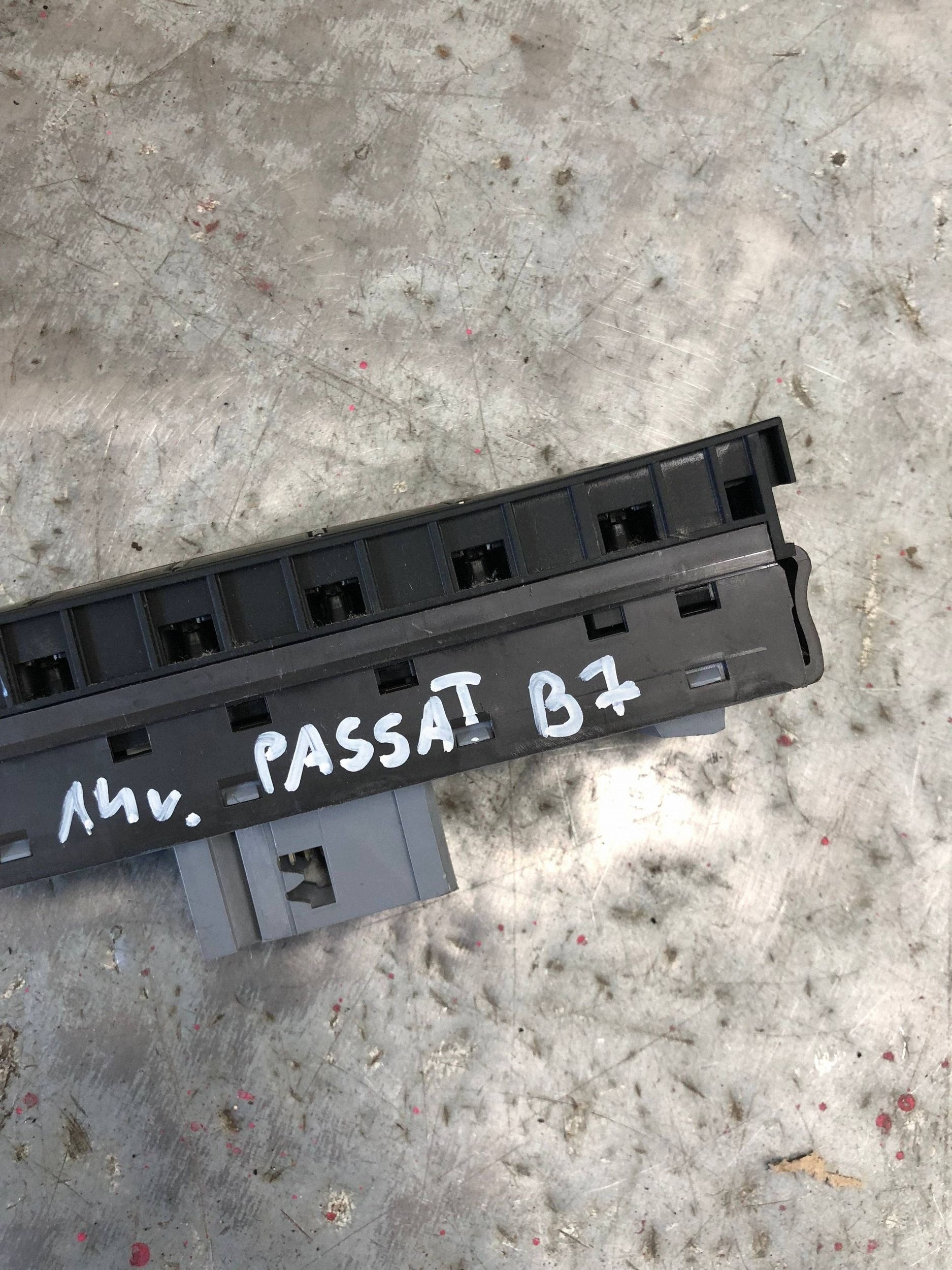 PANEL PRZYCISKI VW PASSAT B7 3AB927238K
