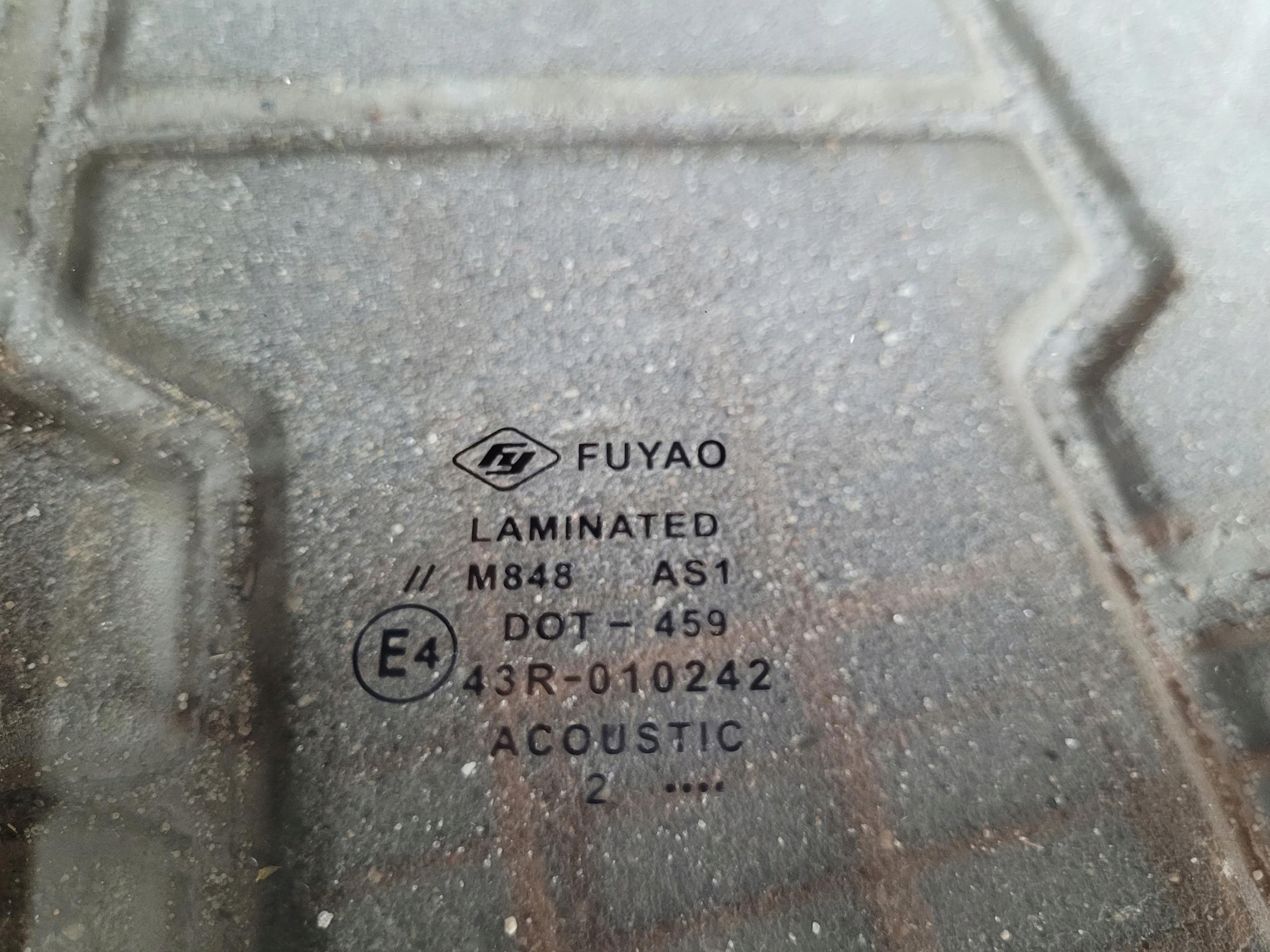 VETRO PARABREZZA Anteriore di ferro MG HS e