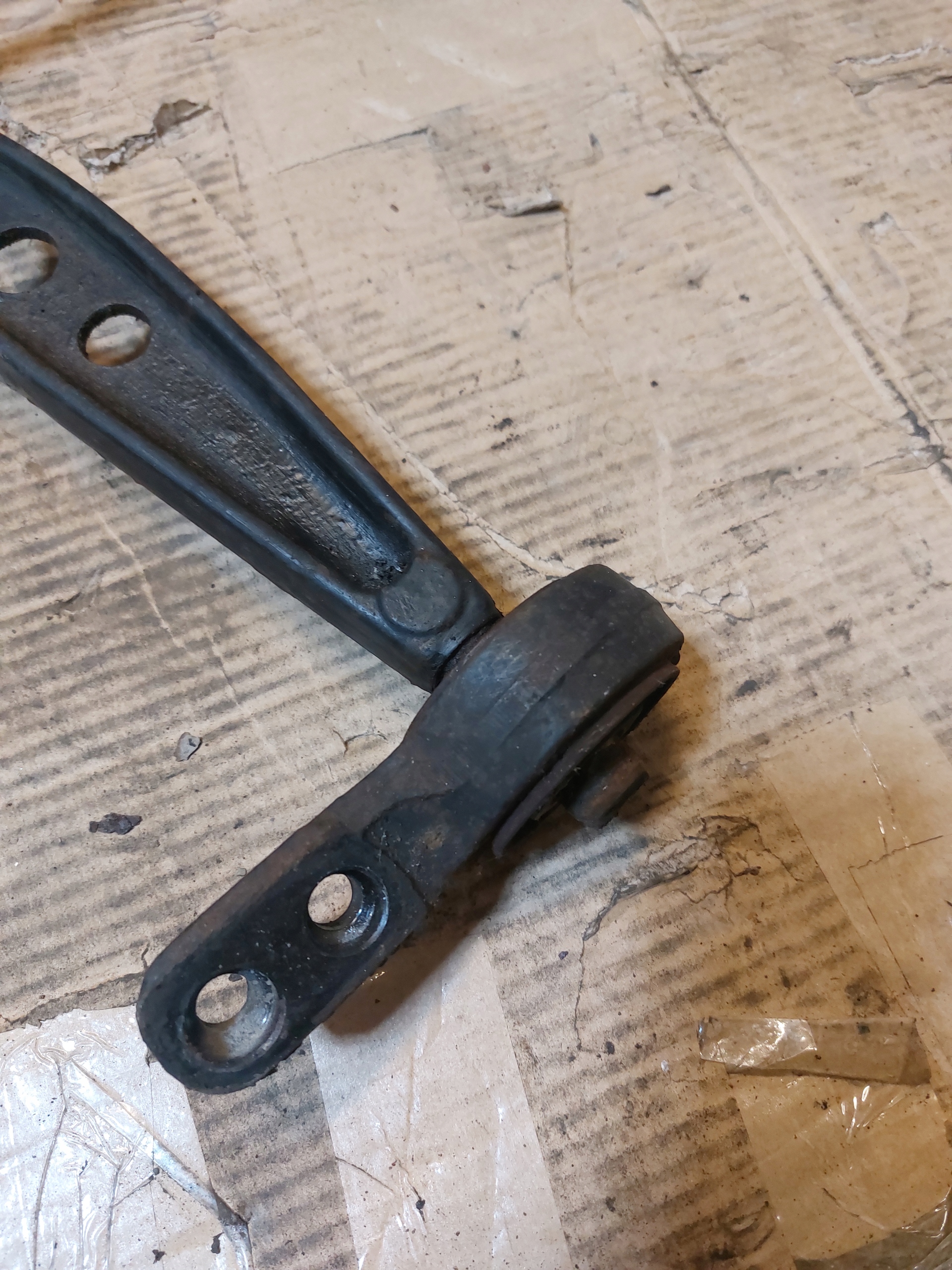 rameno levý předek BMW E36