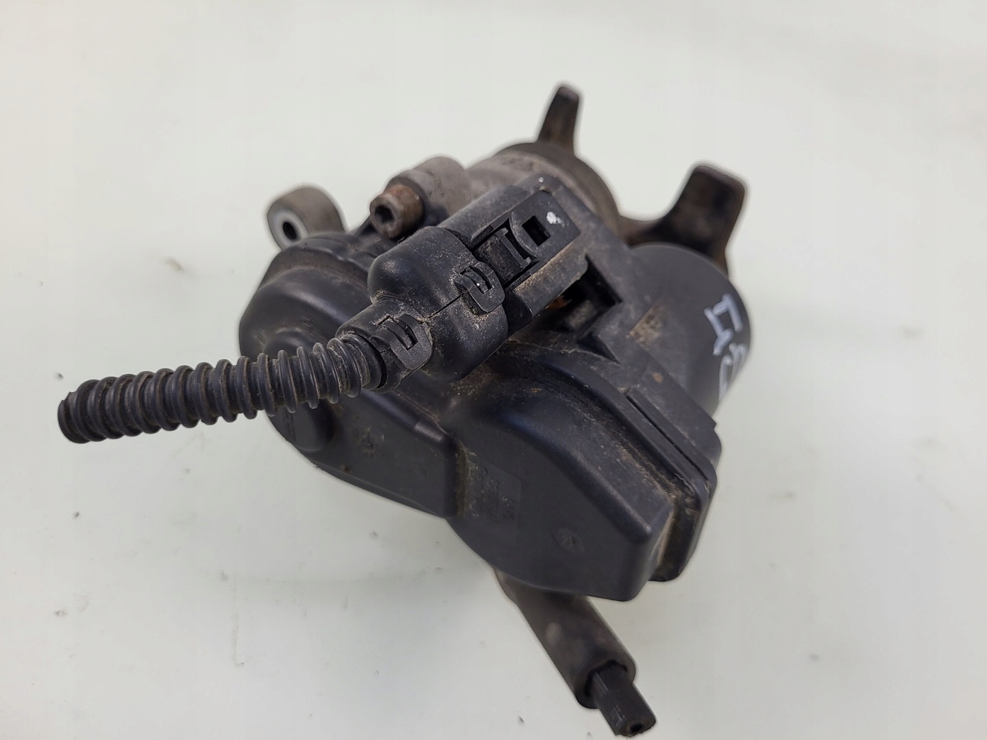 AUDI Q3 8U LIFT 1.4 TFSI caliper brake left rear part