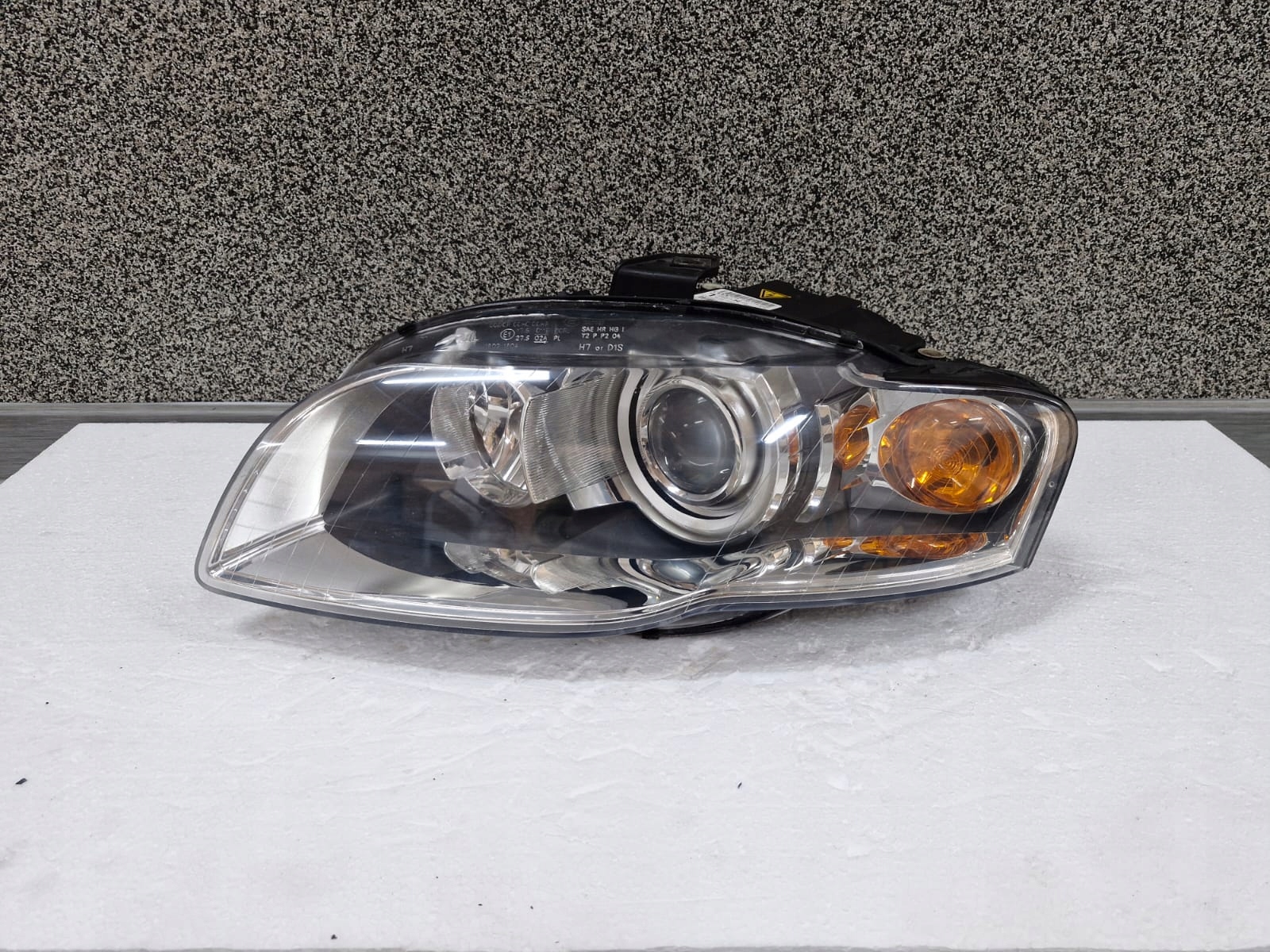 light left Audi A4 B7 Bi Xenon complete