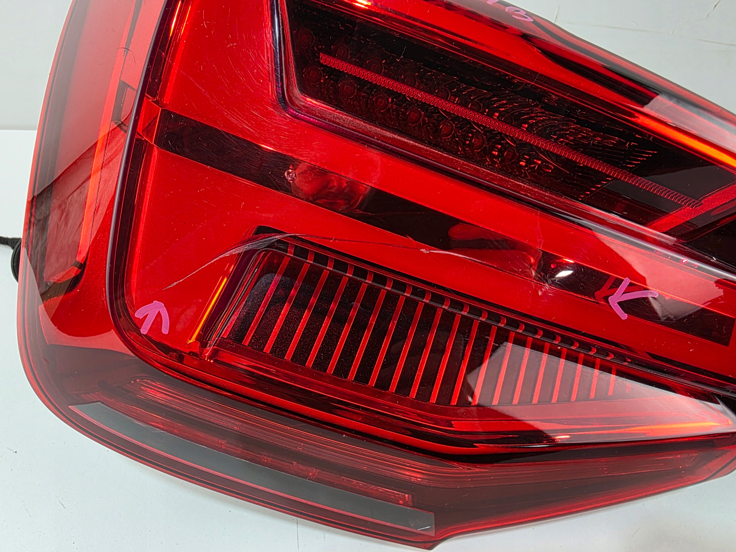 light left rear AUDI Q2 81A 81A945091B