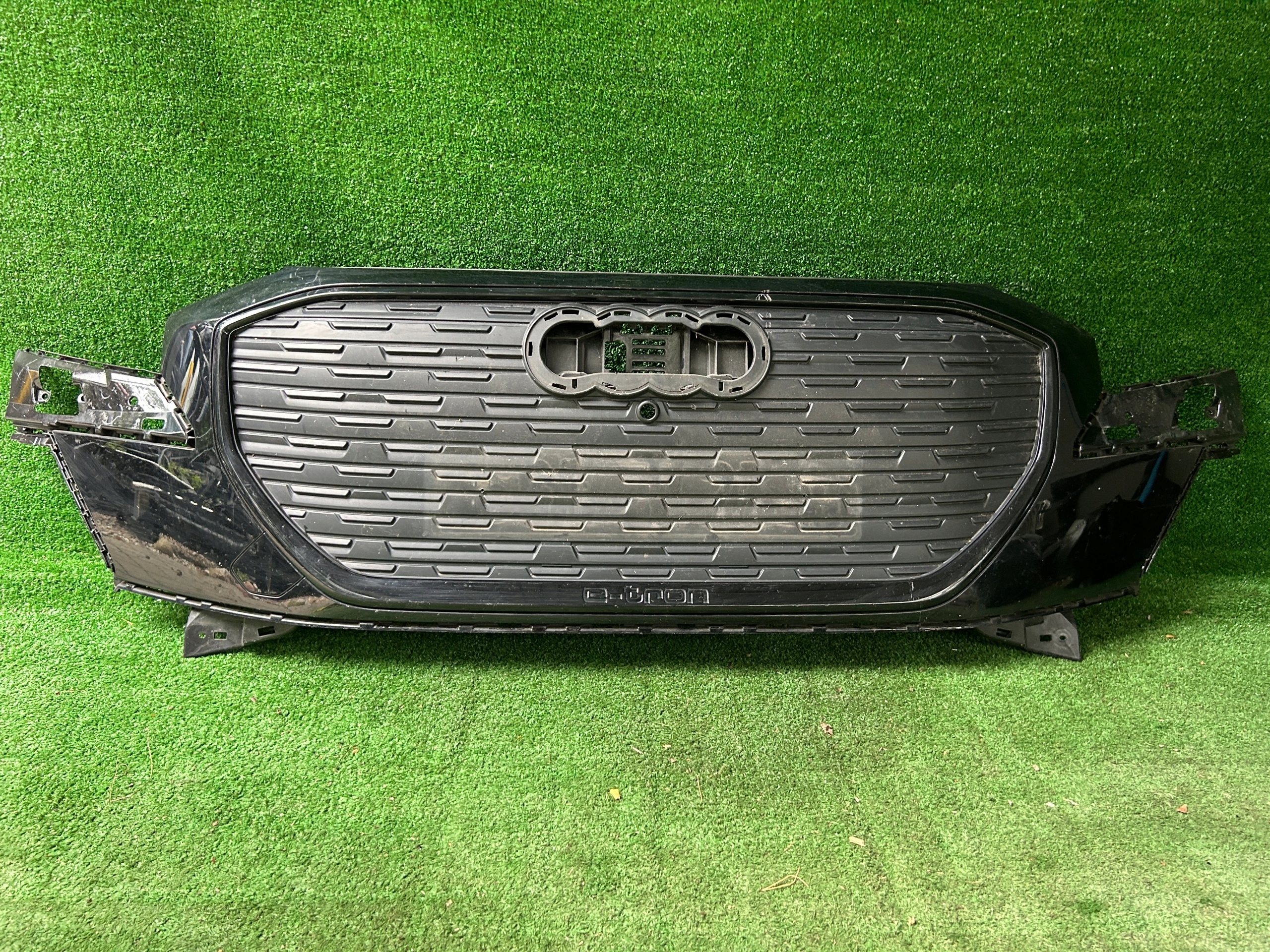 Audi Q4 E-Tron GRIGLIA Paraurti Traversa 89A807725 89A807233