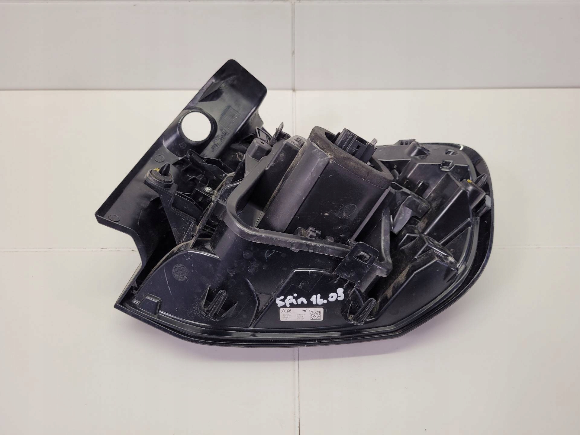 light rear left side Citroen C4 2 facelift 2022 0021874006