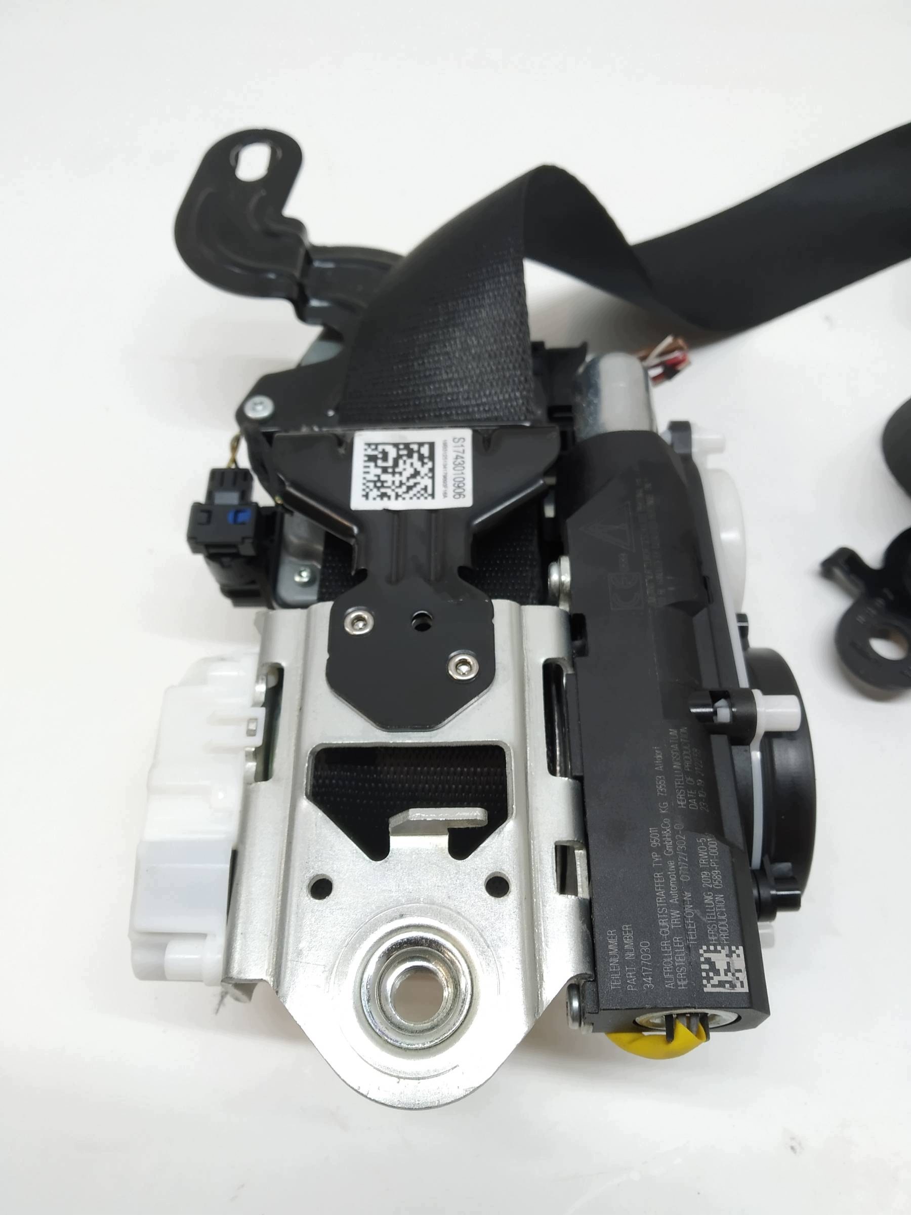 seat belt left front driver´s DO REGENERACJI Bmw Seria 5 G30 G31