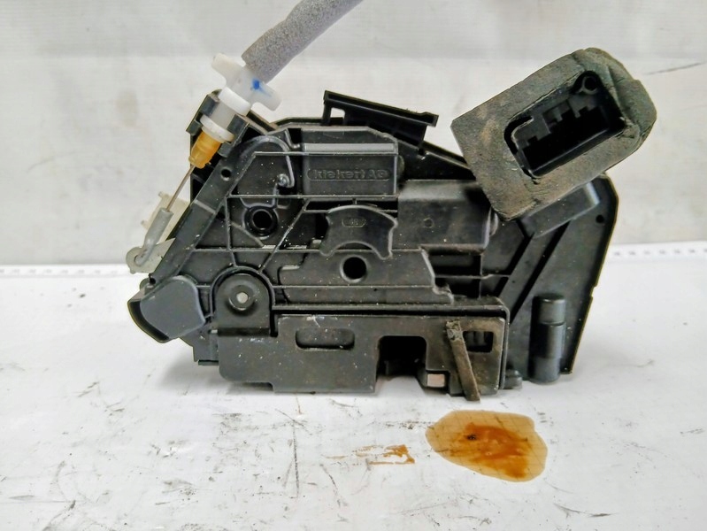 lock door right front Skoda Rapid 1 5E1837016A