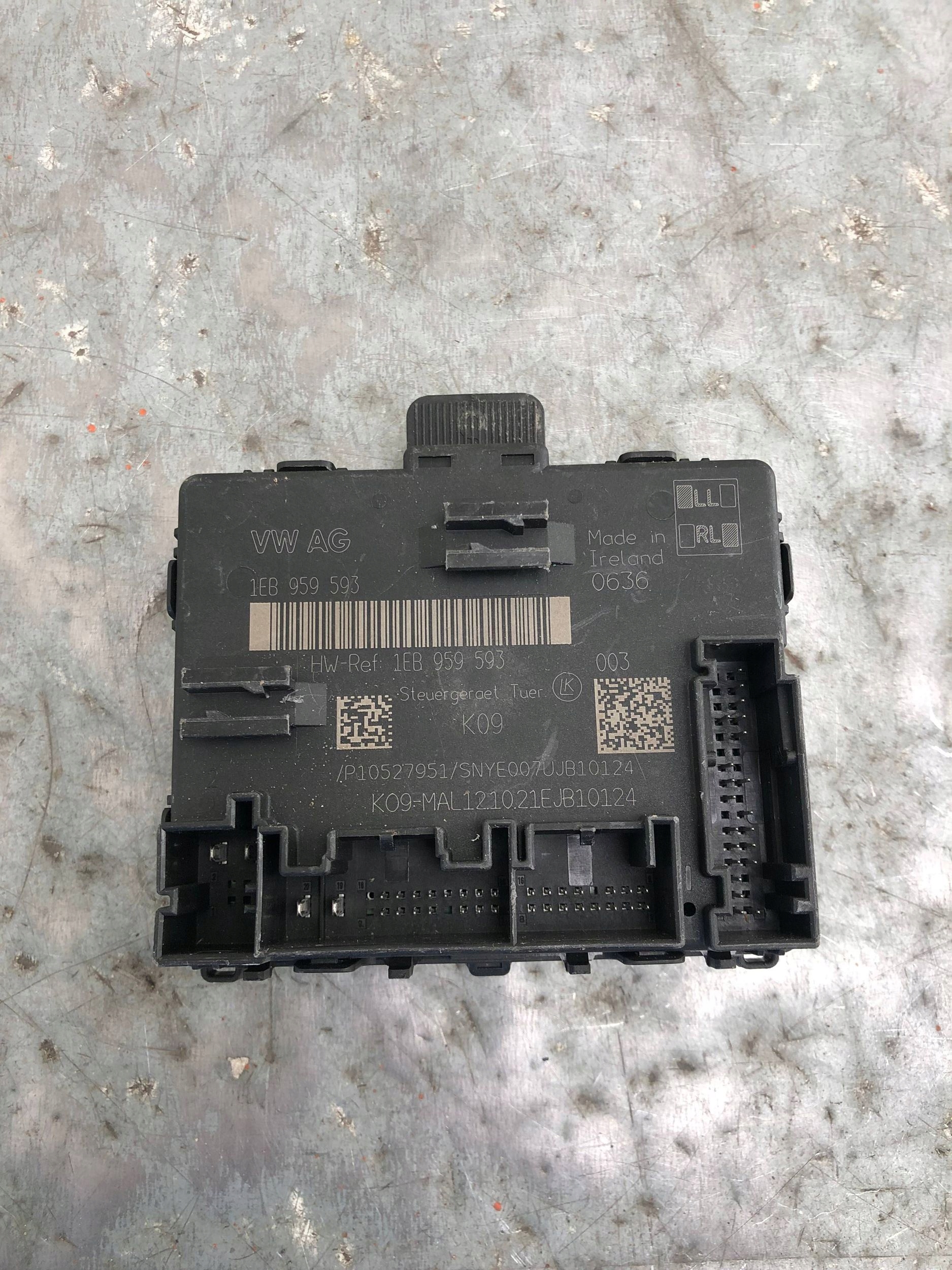 module door SKODA ENYAQ iV 1EB959593