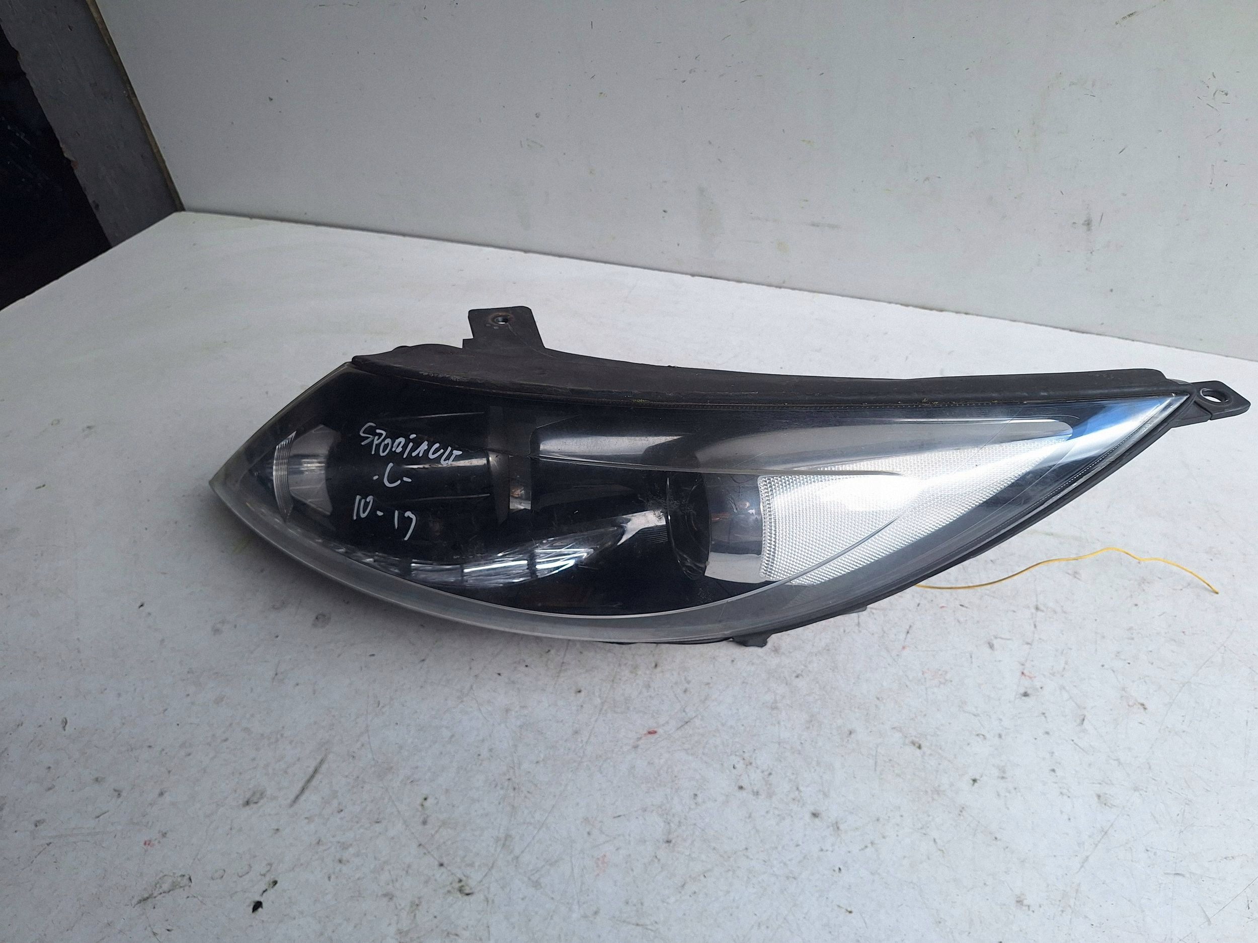 KIA SPORTAGE III 09-13 light left + LED UK-right hand drive 92101-3U270