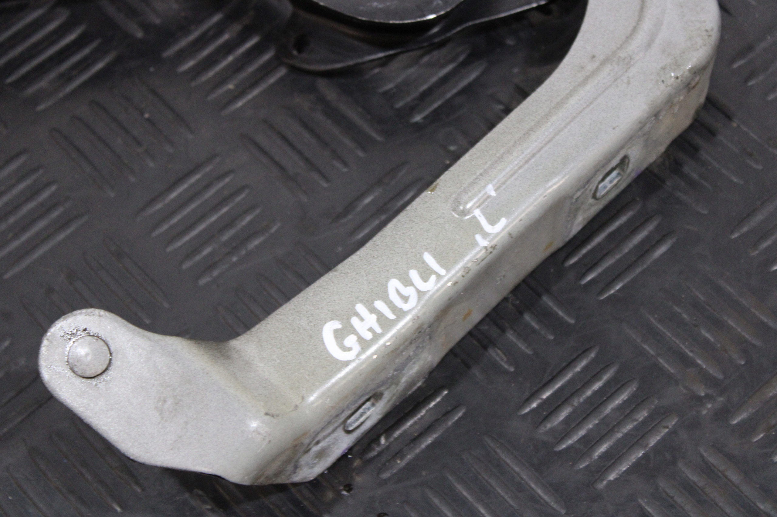 hinge bonnets left MASERATI GHIBLI M157