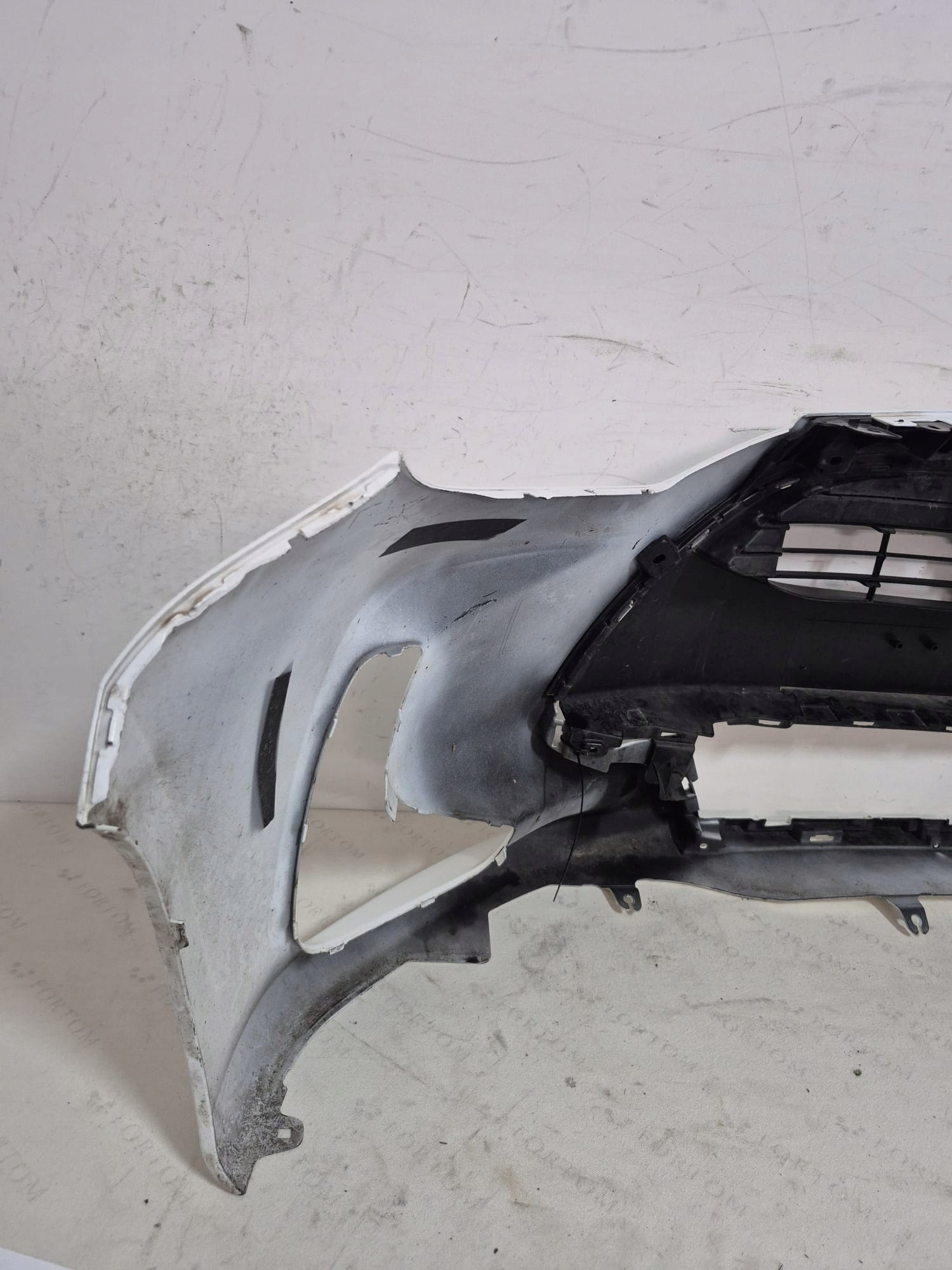 TOYOTA YARIS IV 4 20-> bumper front front