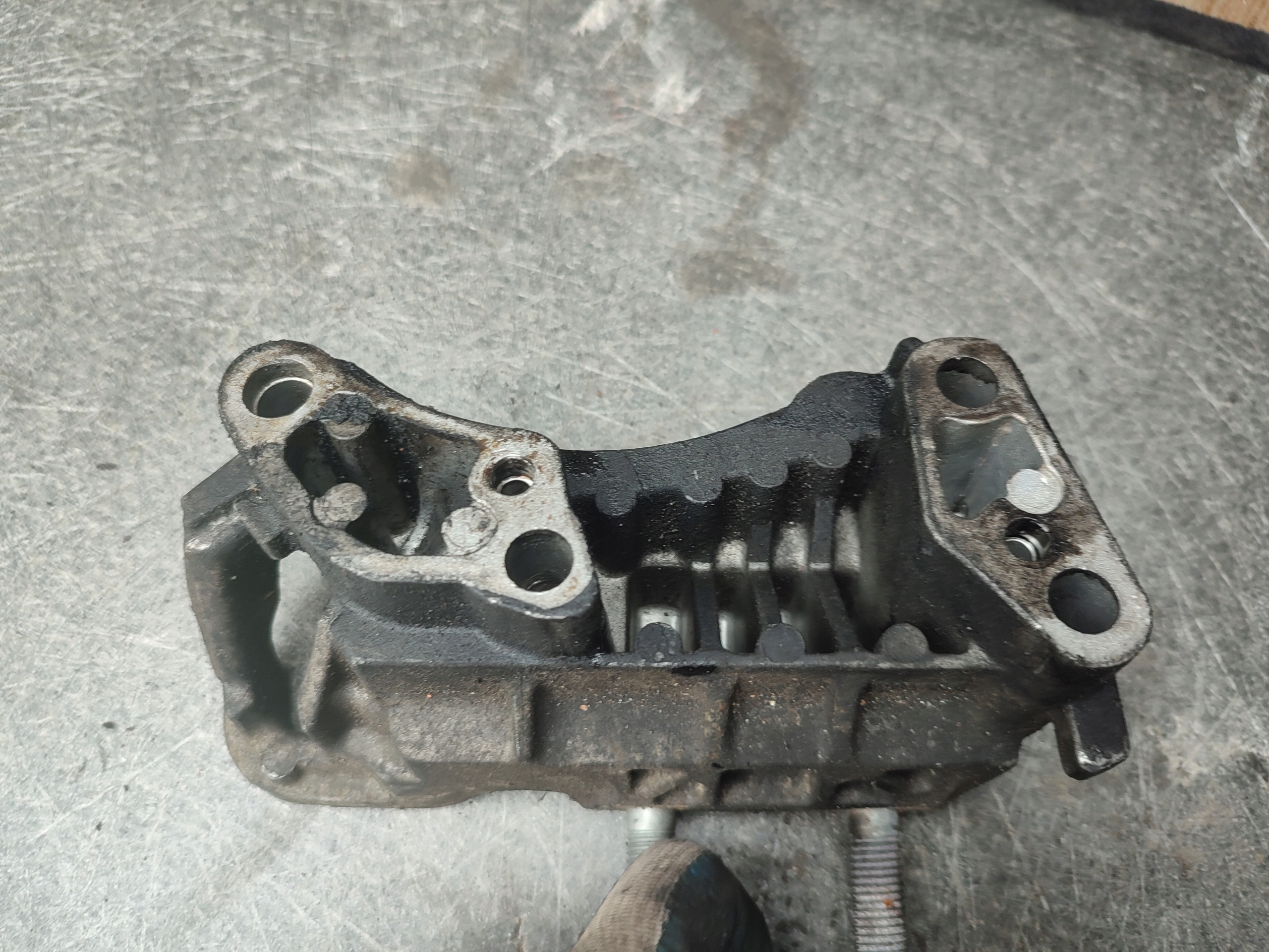 engine mount Ford Volvo Mazda 3M51-6030-AE