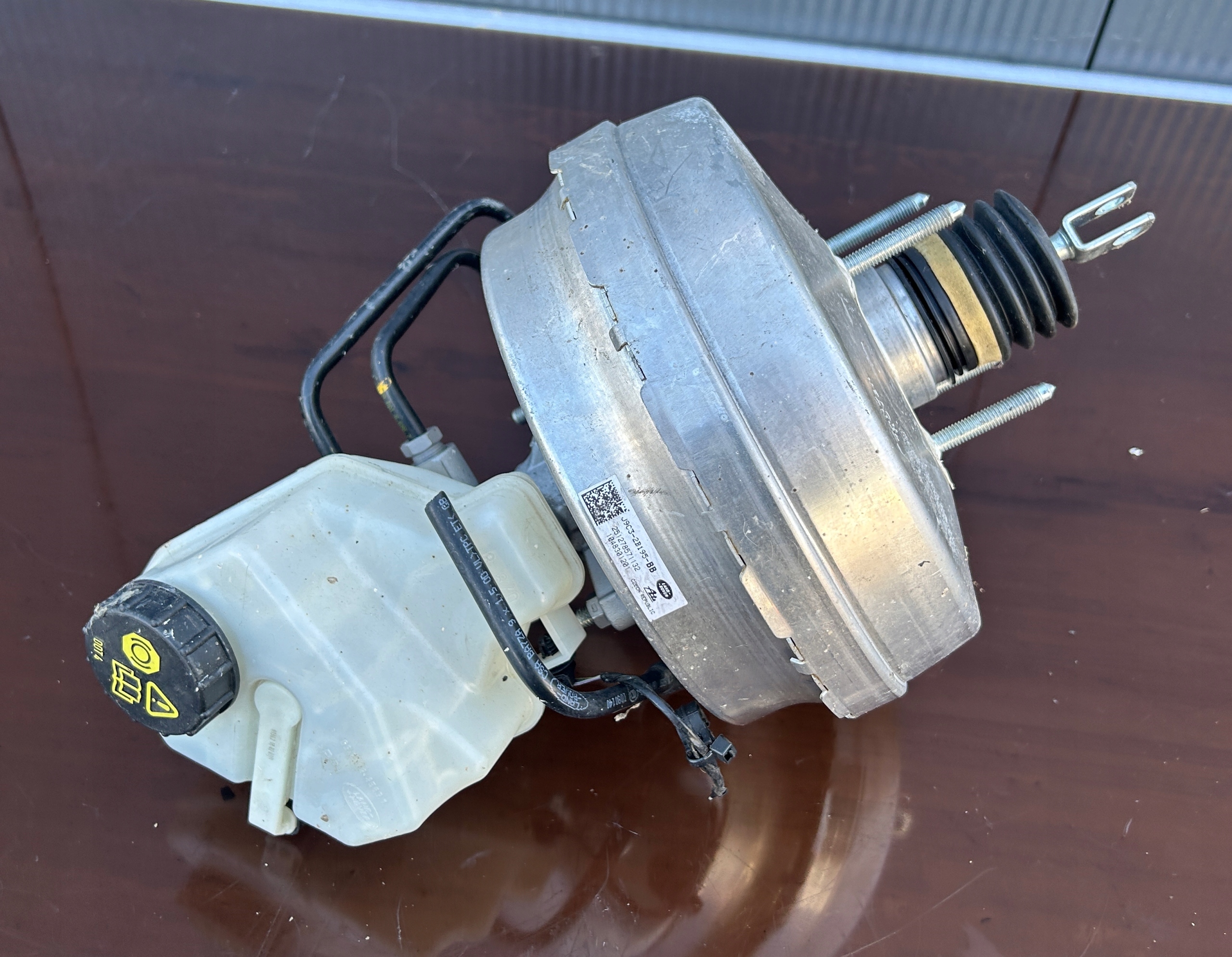 servo servo bubanj JAGUAR E-PACE X540 J9C3-2B195-BB