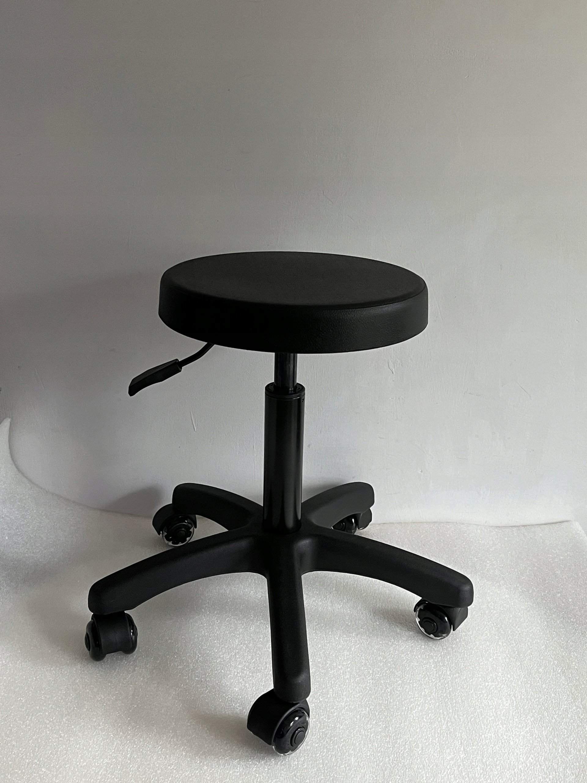 Otočná stolička s kaučukovými kolieskami, lekárska, univerzálna dielňa