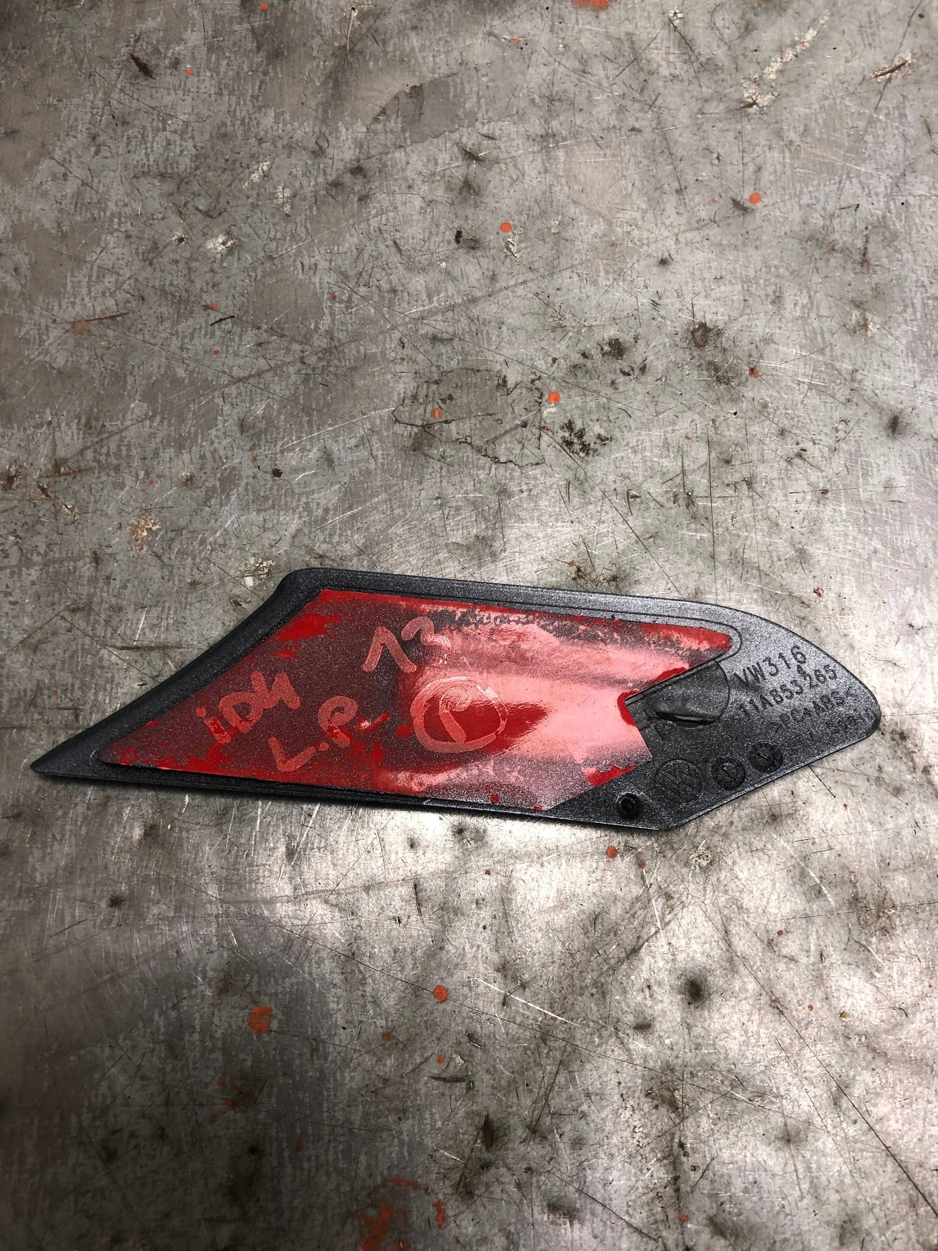 moulding SLUPKA left front VW ID4 ID.4 11A853265