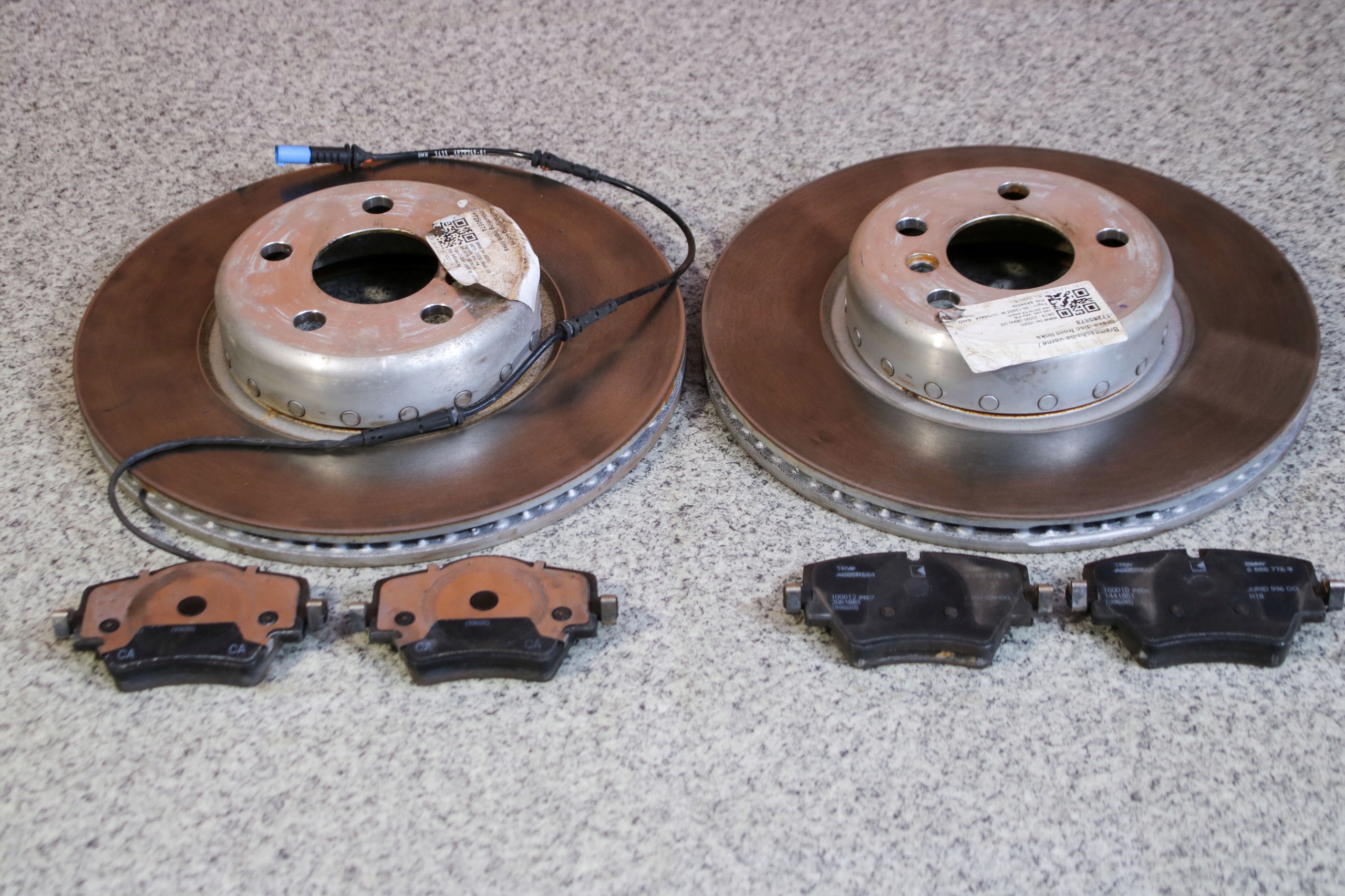 BMW G20 330i discs plates front 330x24 9 km !!!
