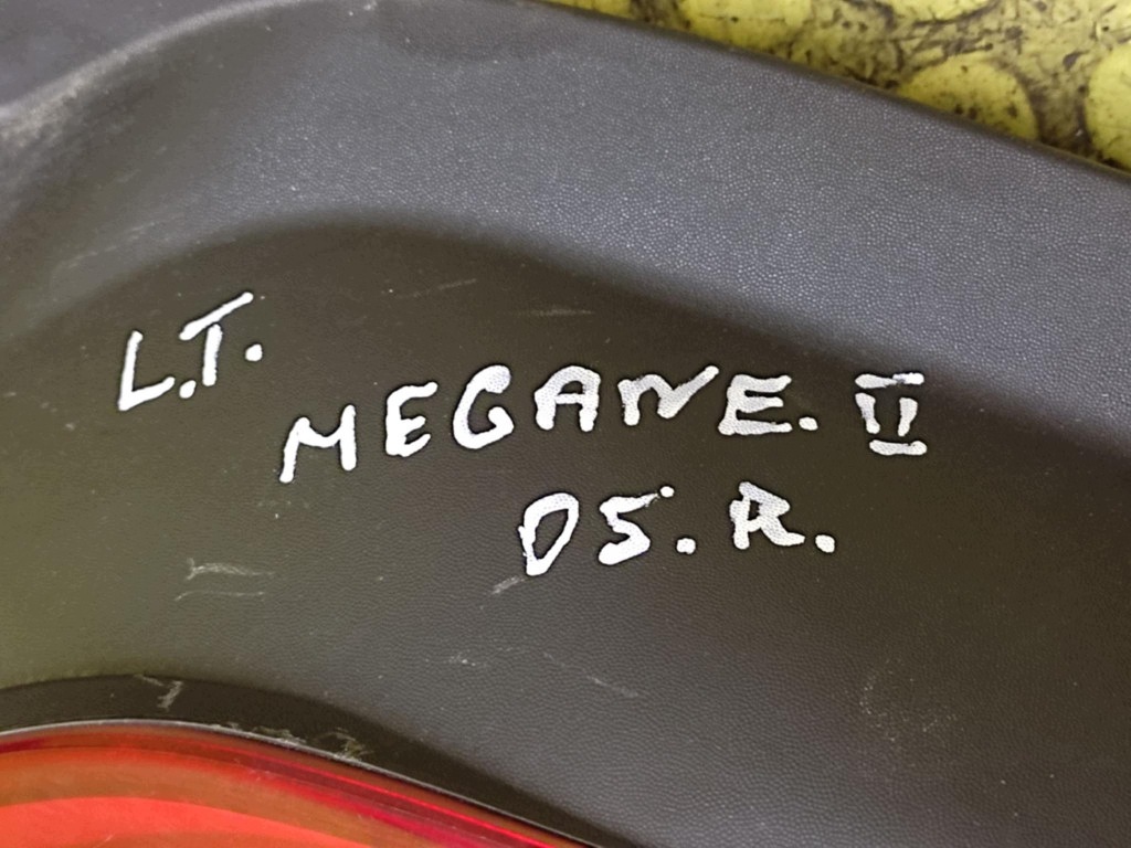 RENAULT MEGANE II light left rear part 89397354