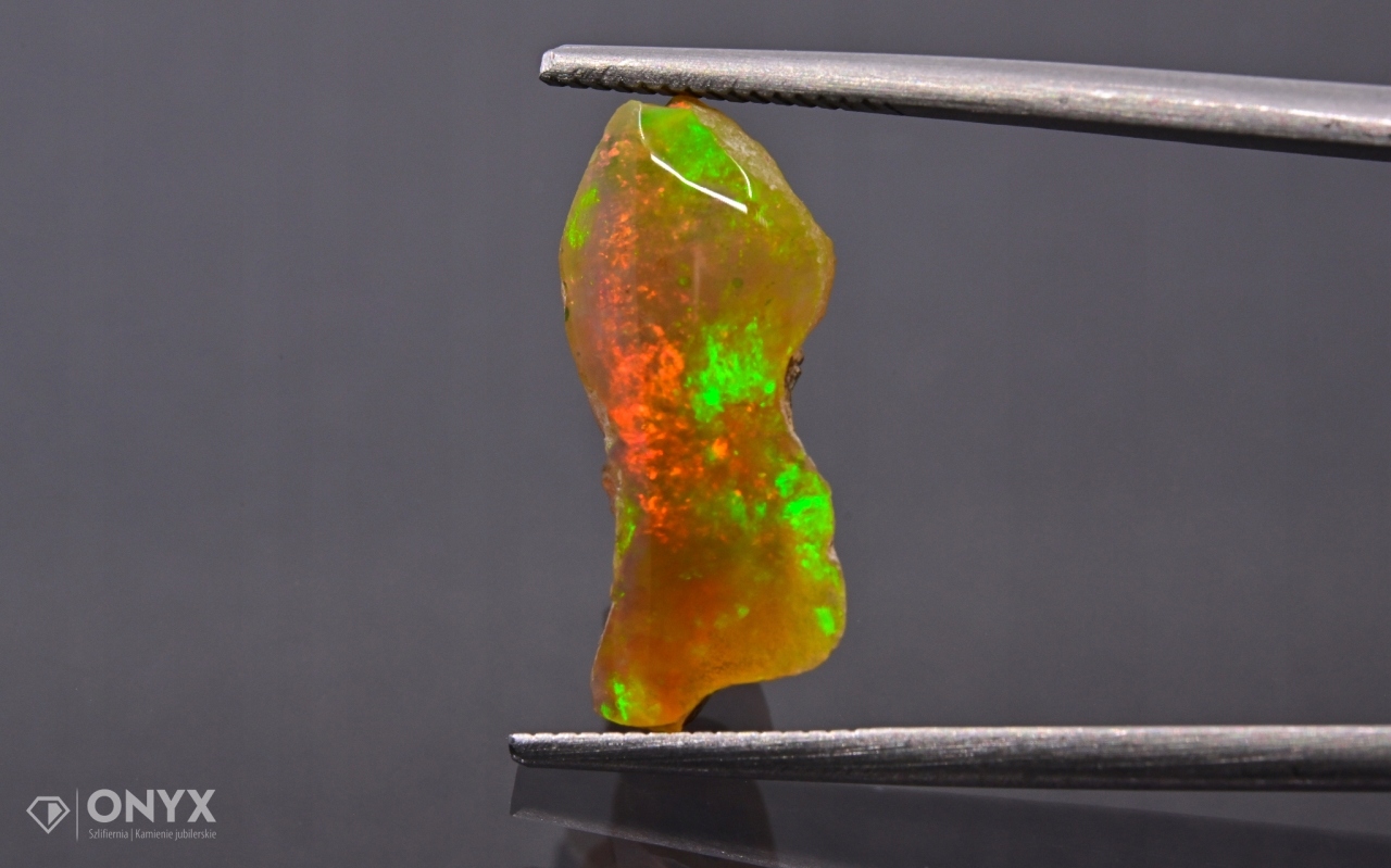 Opal z Etiopie hrudky 16,5x7 mm
