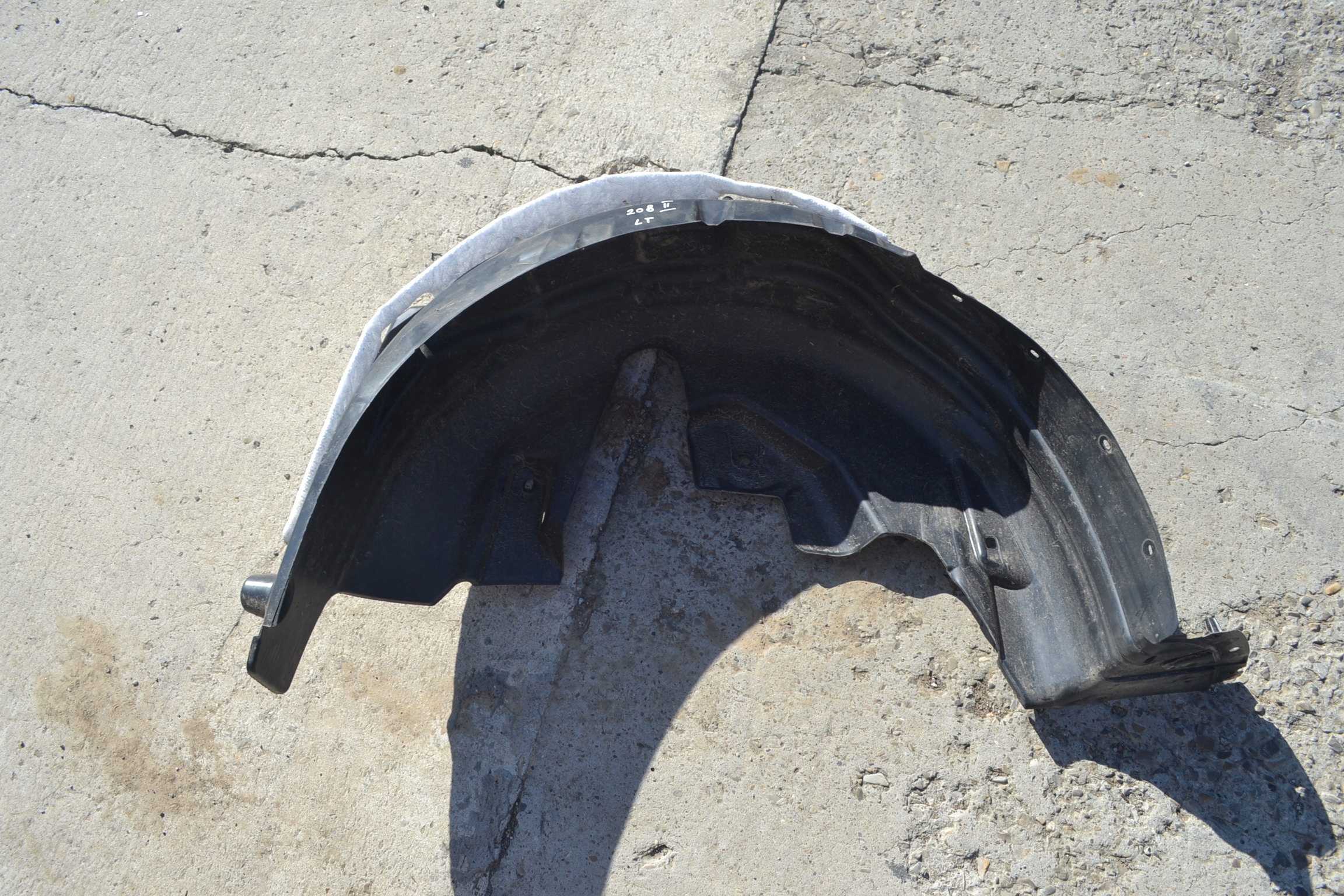mudguard right rear part rear. tylnie Peugeot 208 II