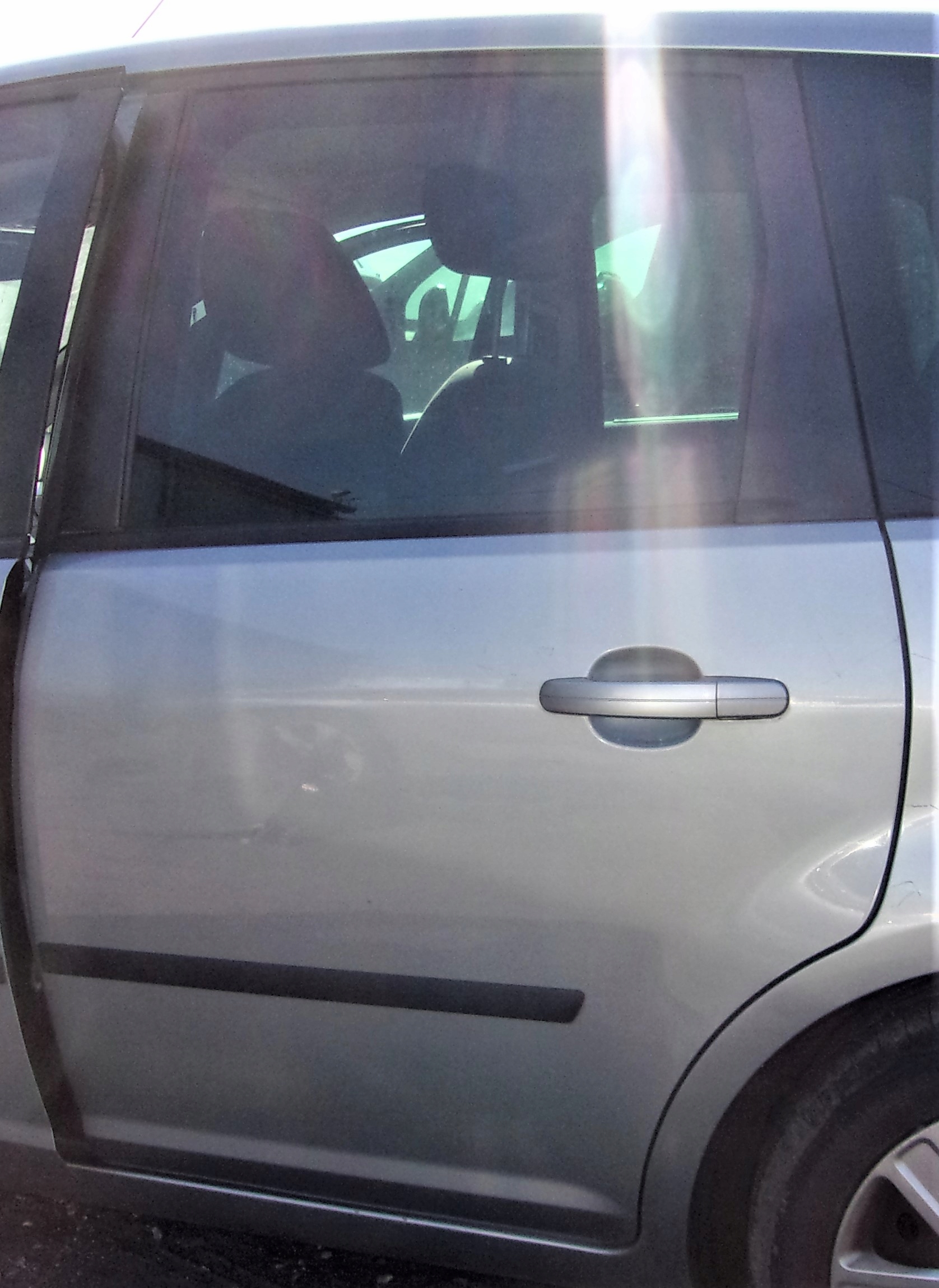 C-MAX 03-07R DRZWI TYŁ LEWE PRAWE D1 BEZ RDZY Producent części Ford OE